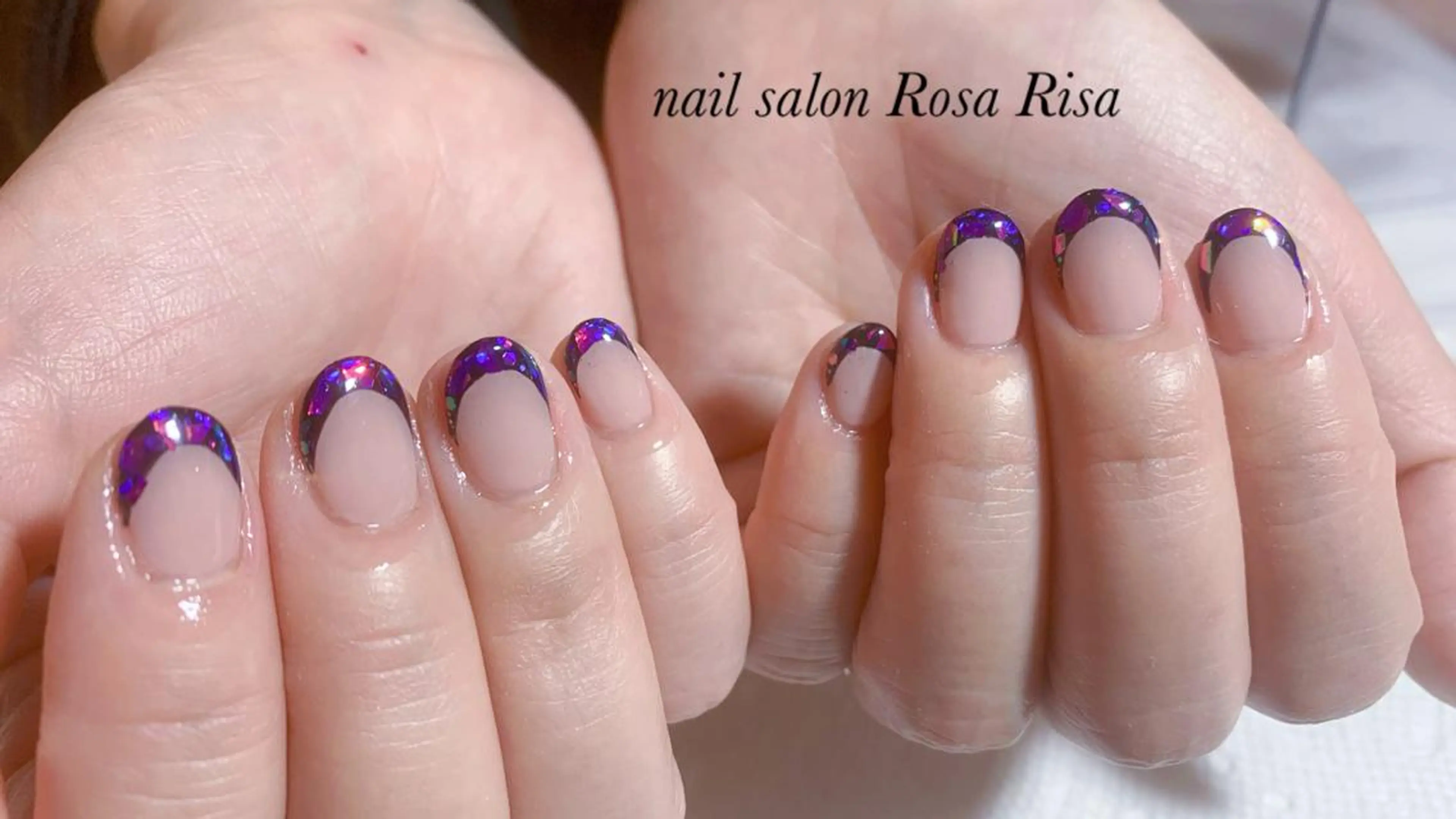 ショート ネイル フレンチネイル ラメ(グリッター) ハンドネイル ネイルスタジオ シェイクユアハンズのネイルデザイン