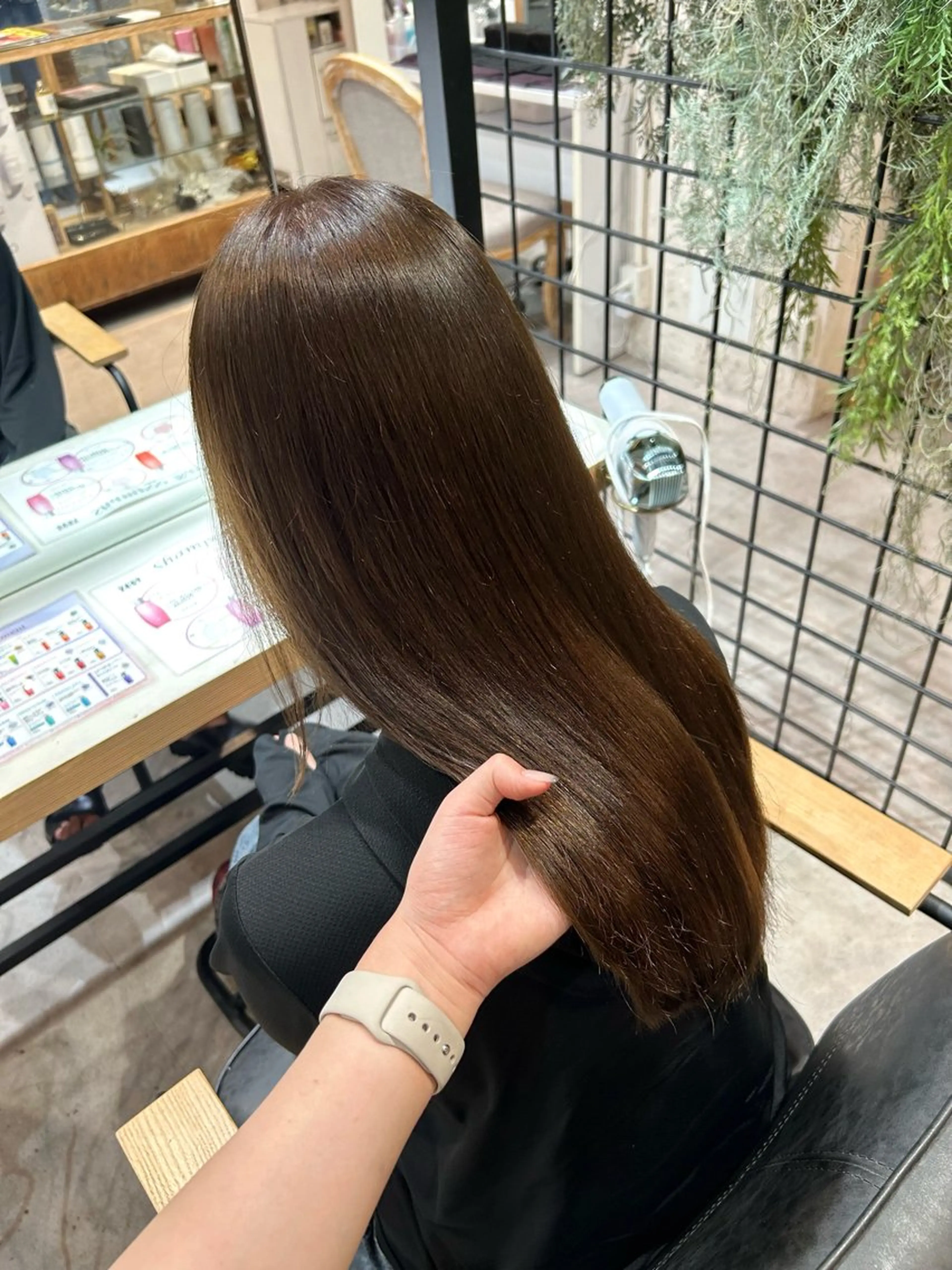 ロング カラー ベージュカラー オリーブベージュ ヘアカラー レイヤースタイル COCORO 🎀のヘアスタイル