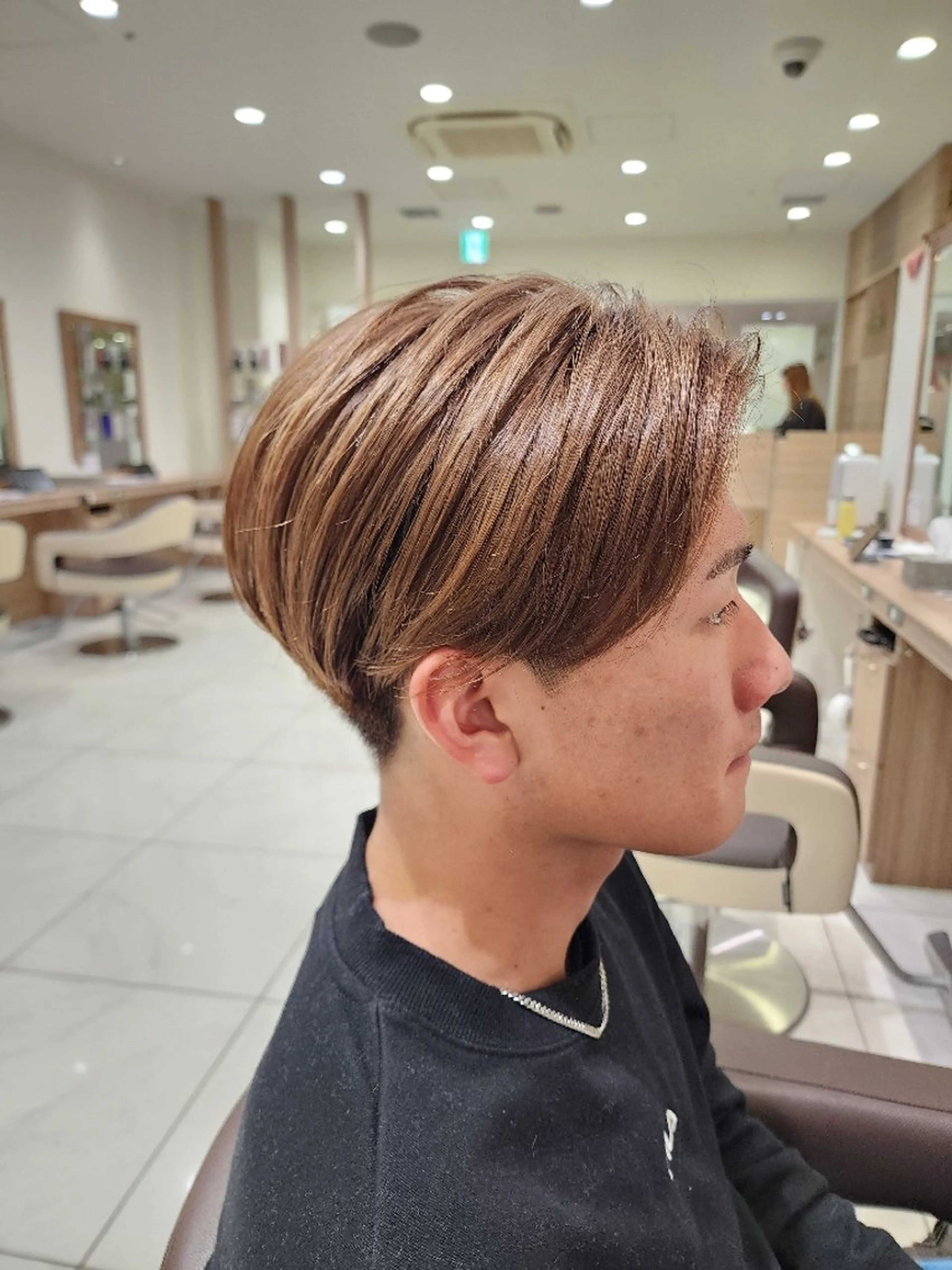 ショート カラー ベージュカラー ブリーチ 髪質改善 中村 和貴のヘアスタイル