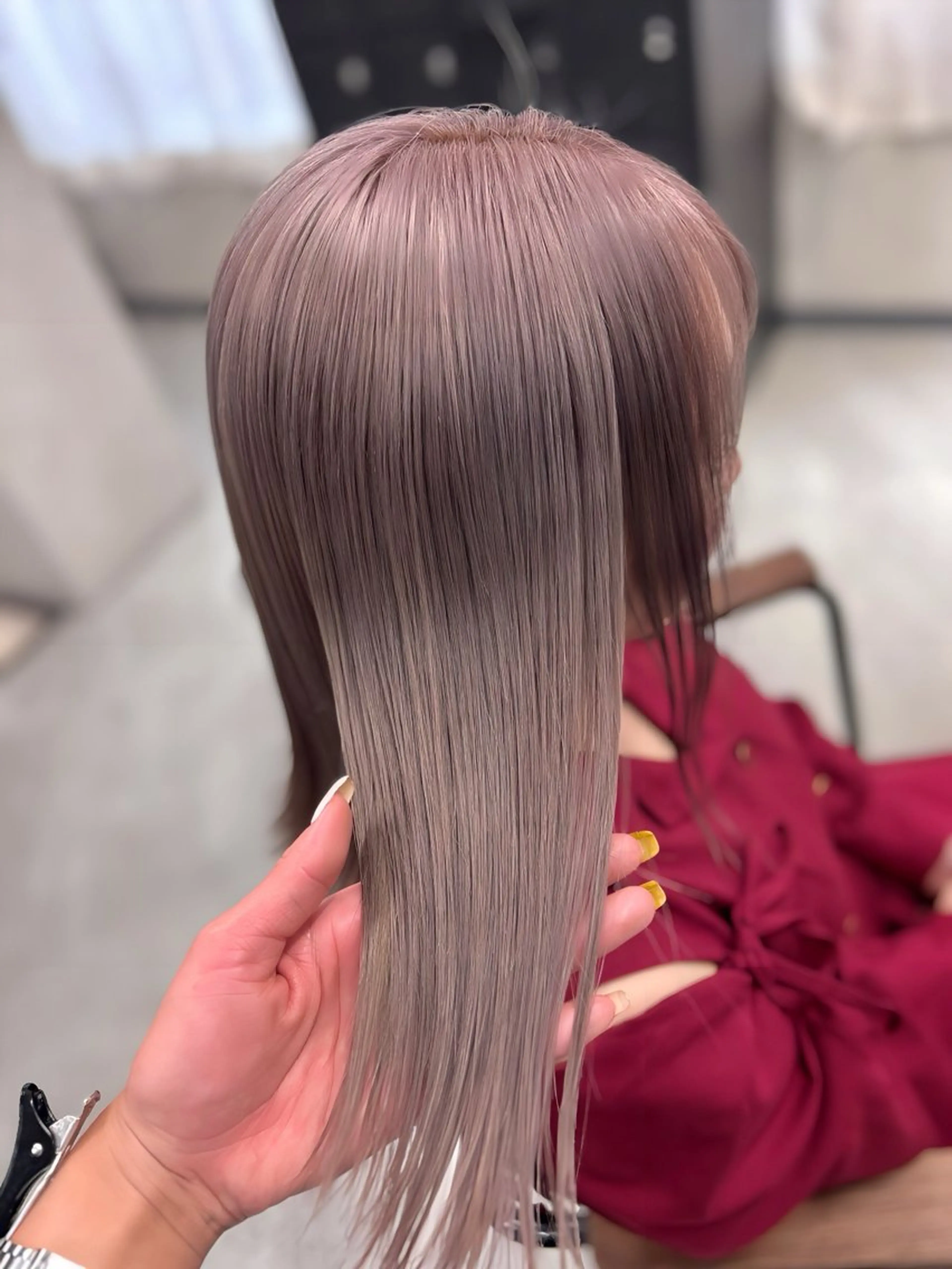 ロング ヘアカラー ハイトーンカラー🩶 大阪/kanonのヘアスタイル