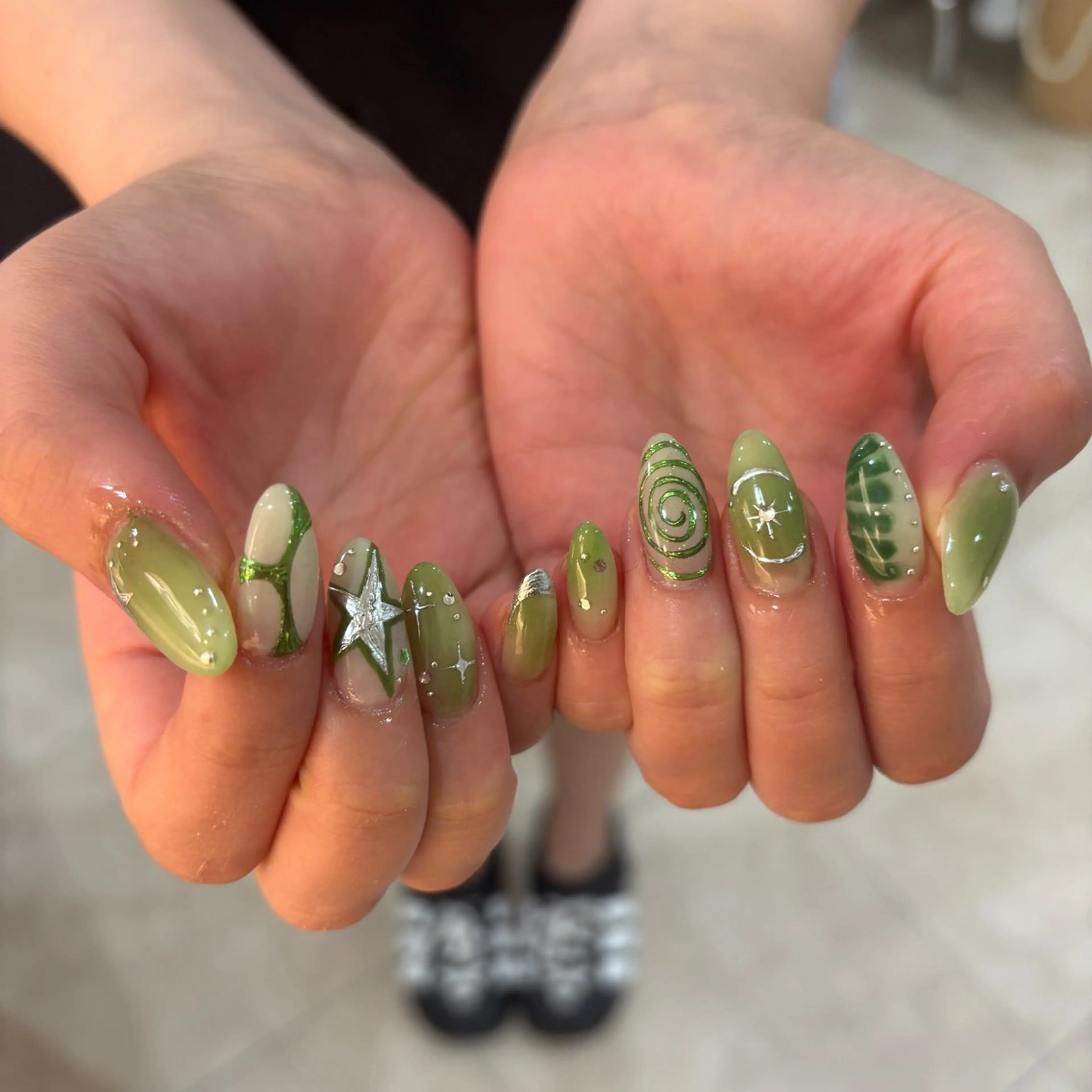 ネイル ハンドネイル フットネイル 栗田 ゆう子のネイルデザイン