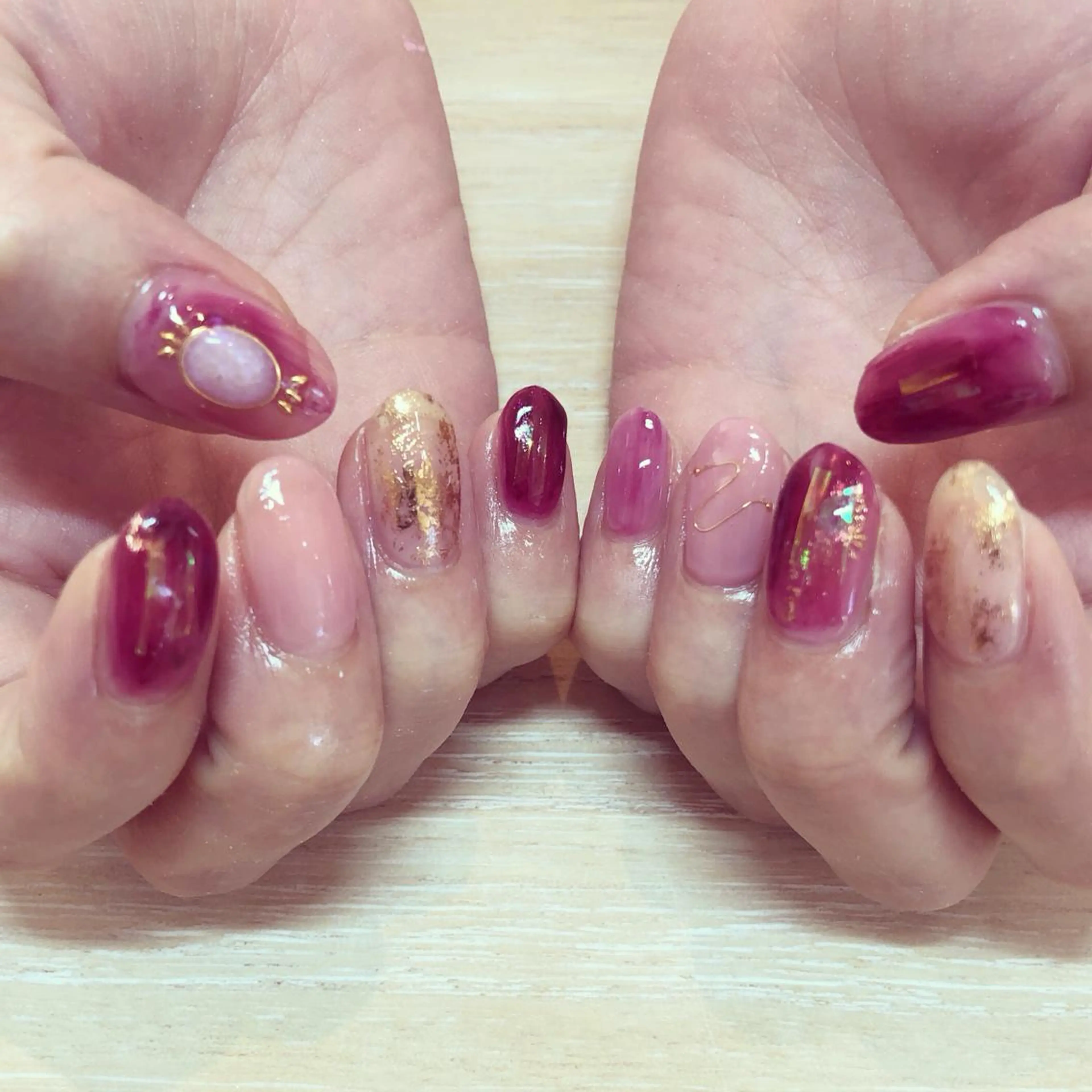 ネイル ボルドー 原 麻耶のヘアスタイル