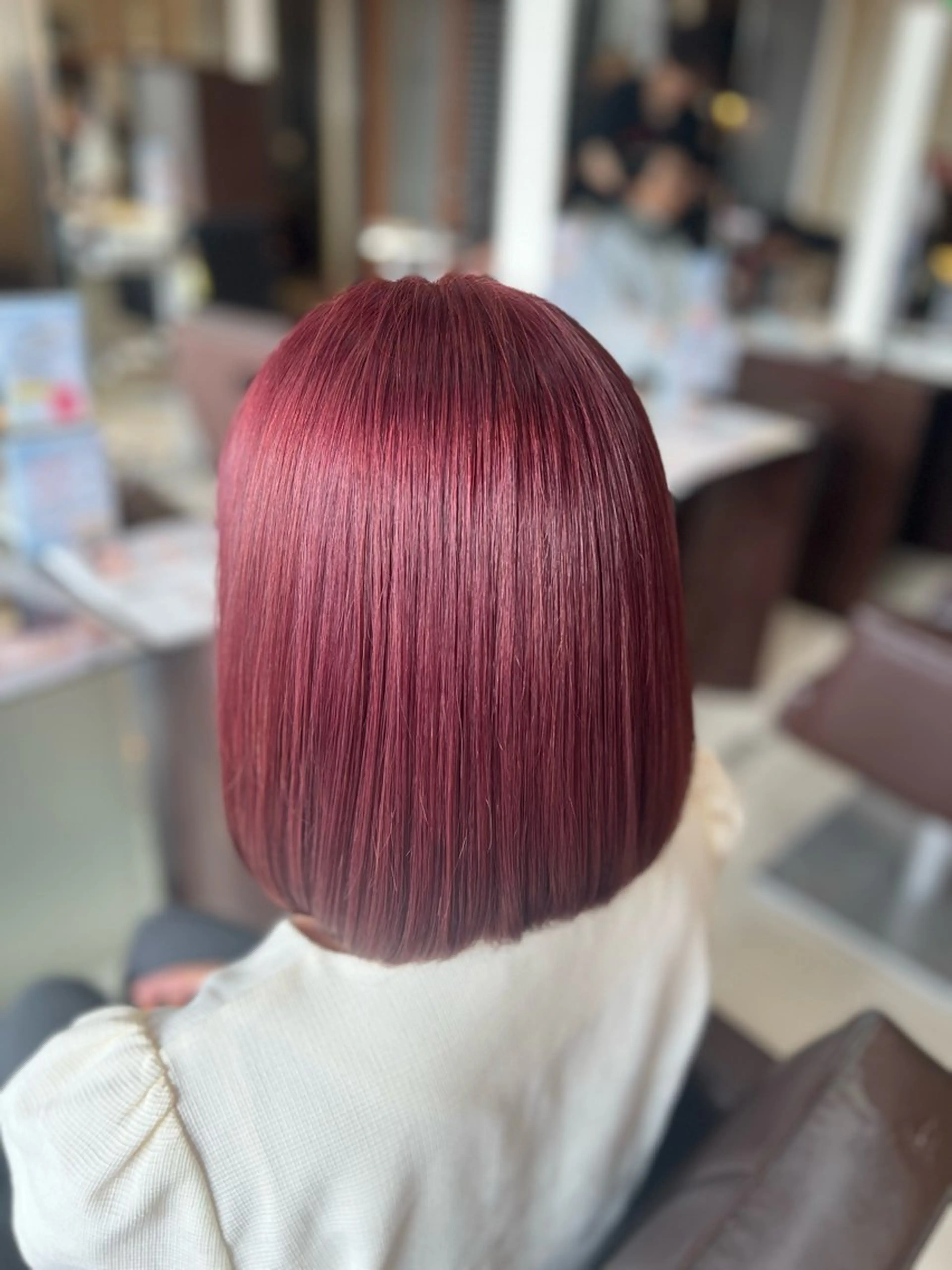 セミロング カラー 🩵ハイトーン🩵 緒方美柚のヘアスタイル