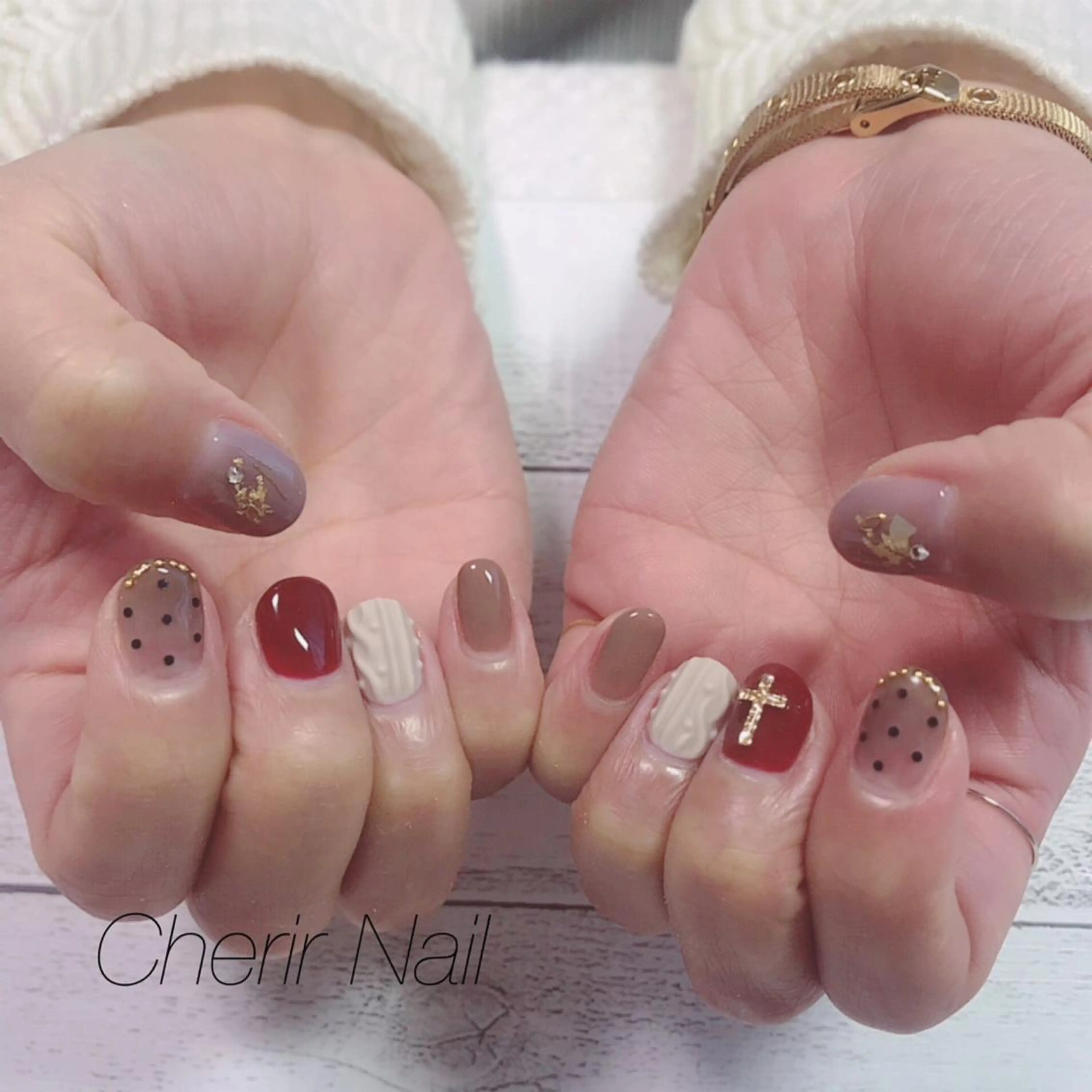 ネイル アートネイル ボルドー ドット マットネイル ニュアンスネイル Cherirnail kaoriのネイルデザイン