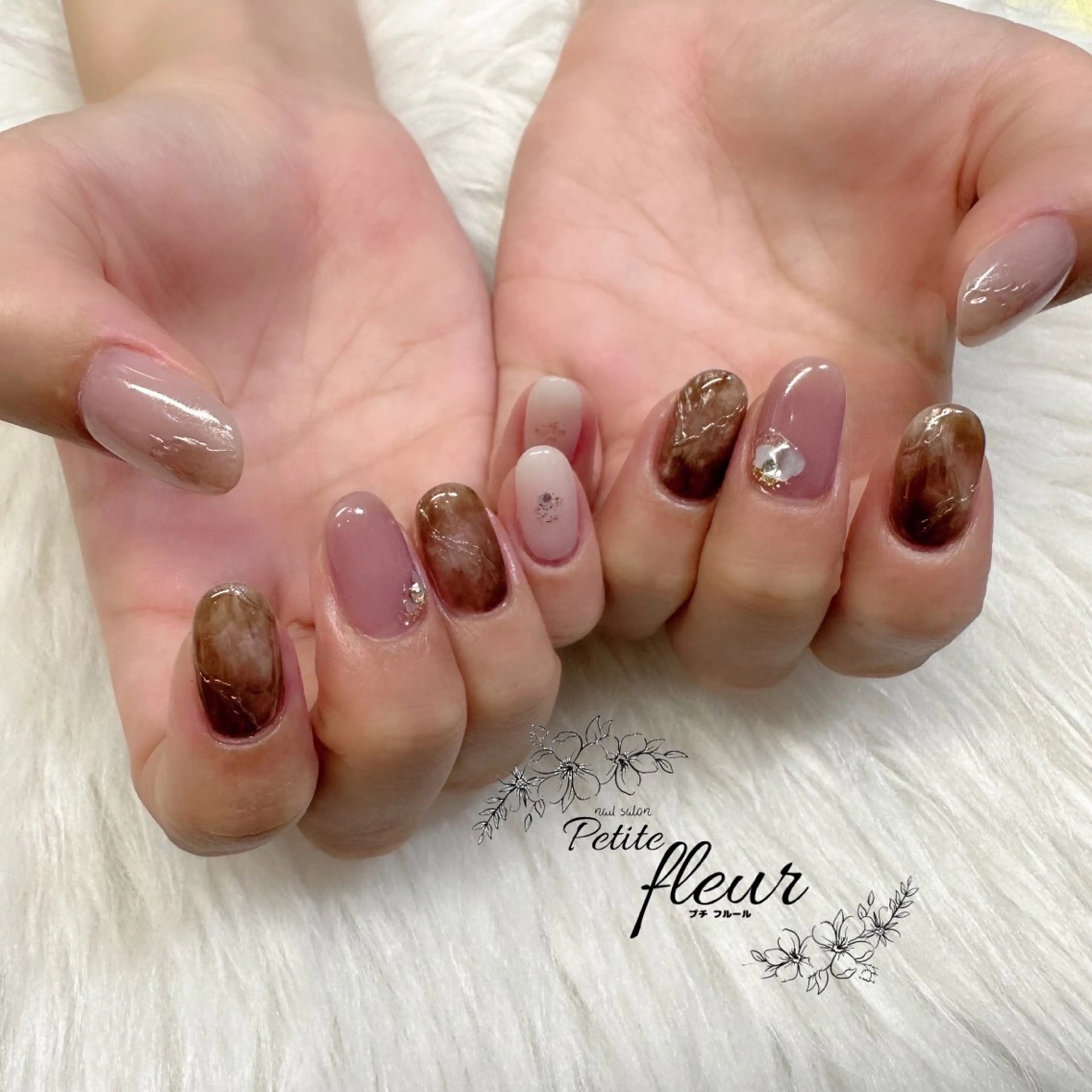 ネイル ブラウン ニュアンスネイル ハンドネイル ❁⃘*。Petite fleur❁⃘*りさのネイルデザイン