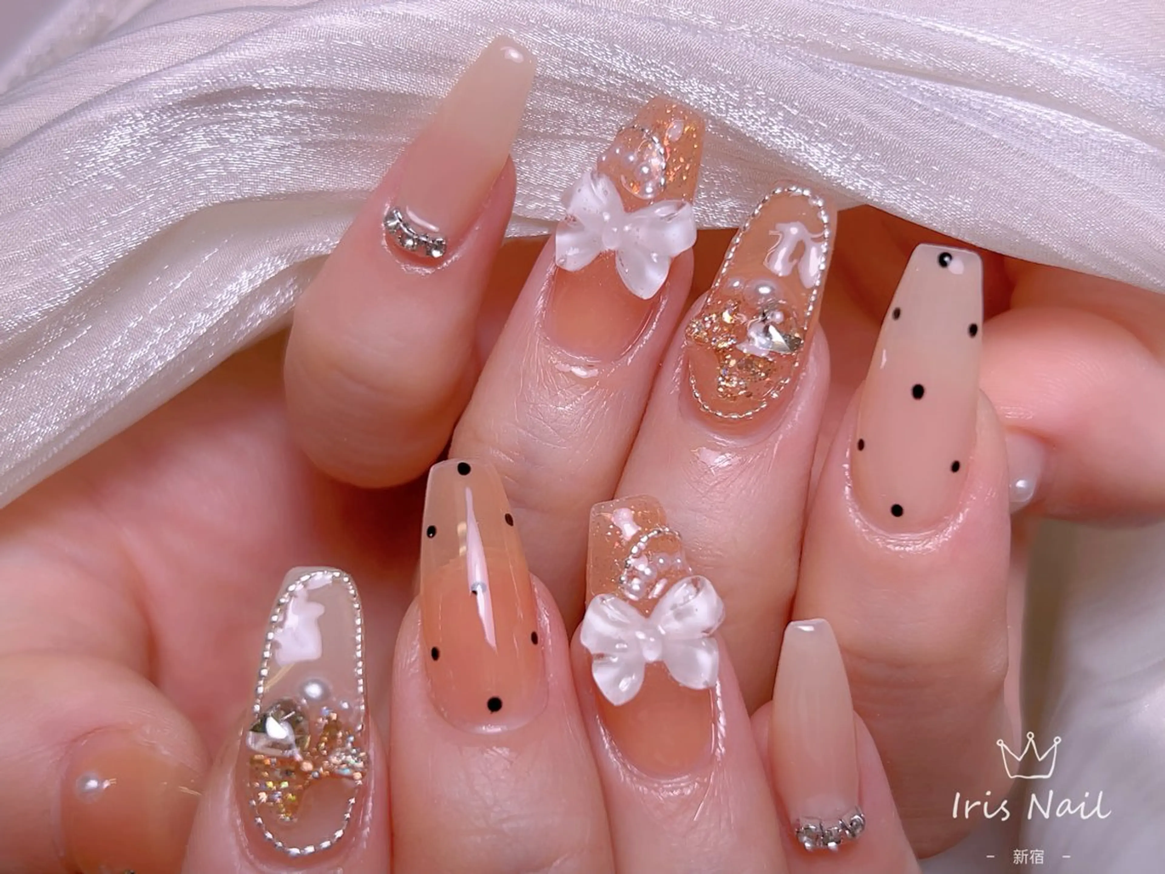 ネイル フレンチネイル ジェルネイル グラデーション 韓国ネイル マグネットネイル ハンドネイル 【長さ出し】 IRIS NAILのネイルデザイン