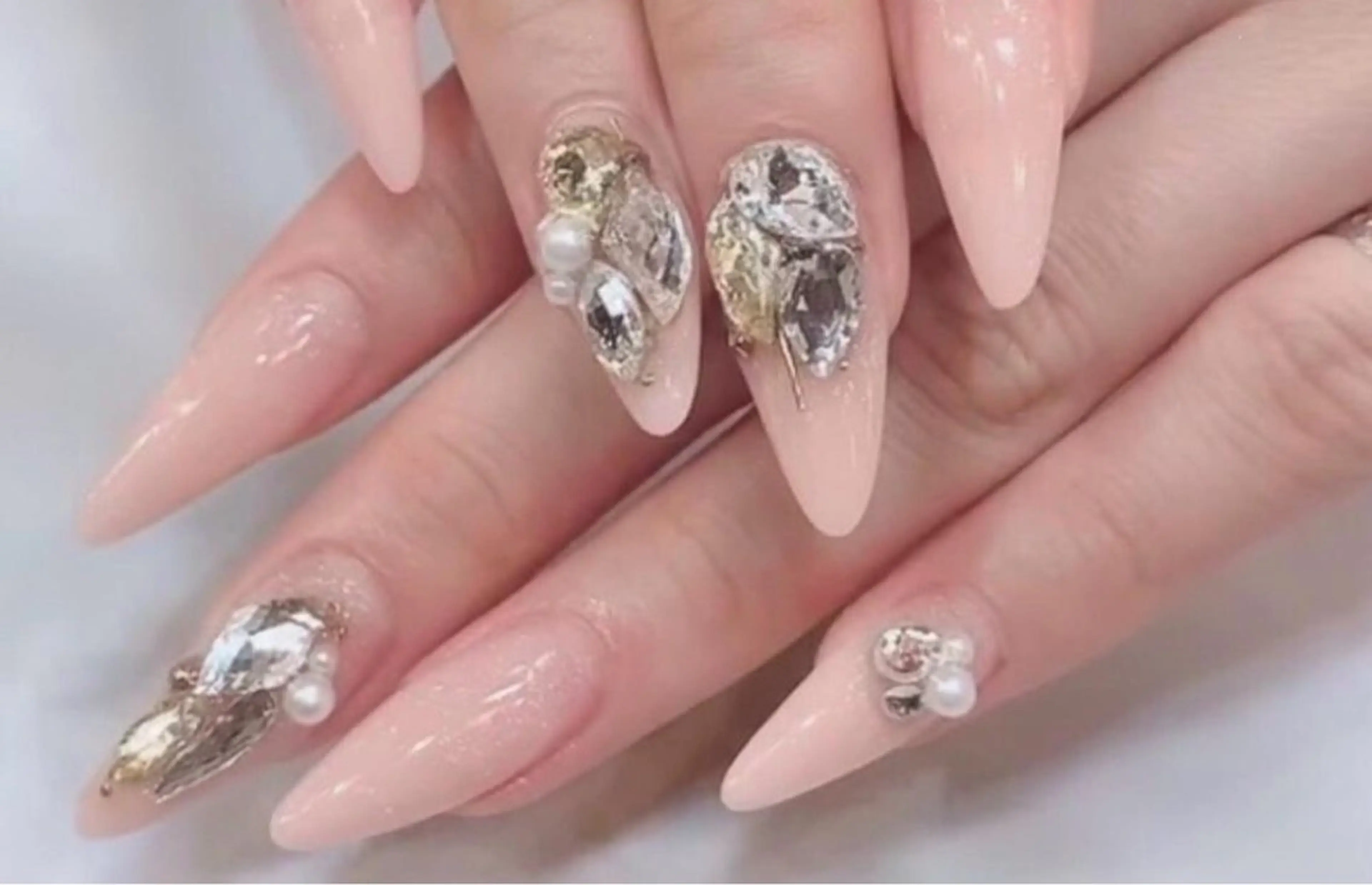 4本アートの写真