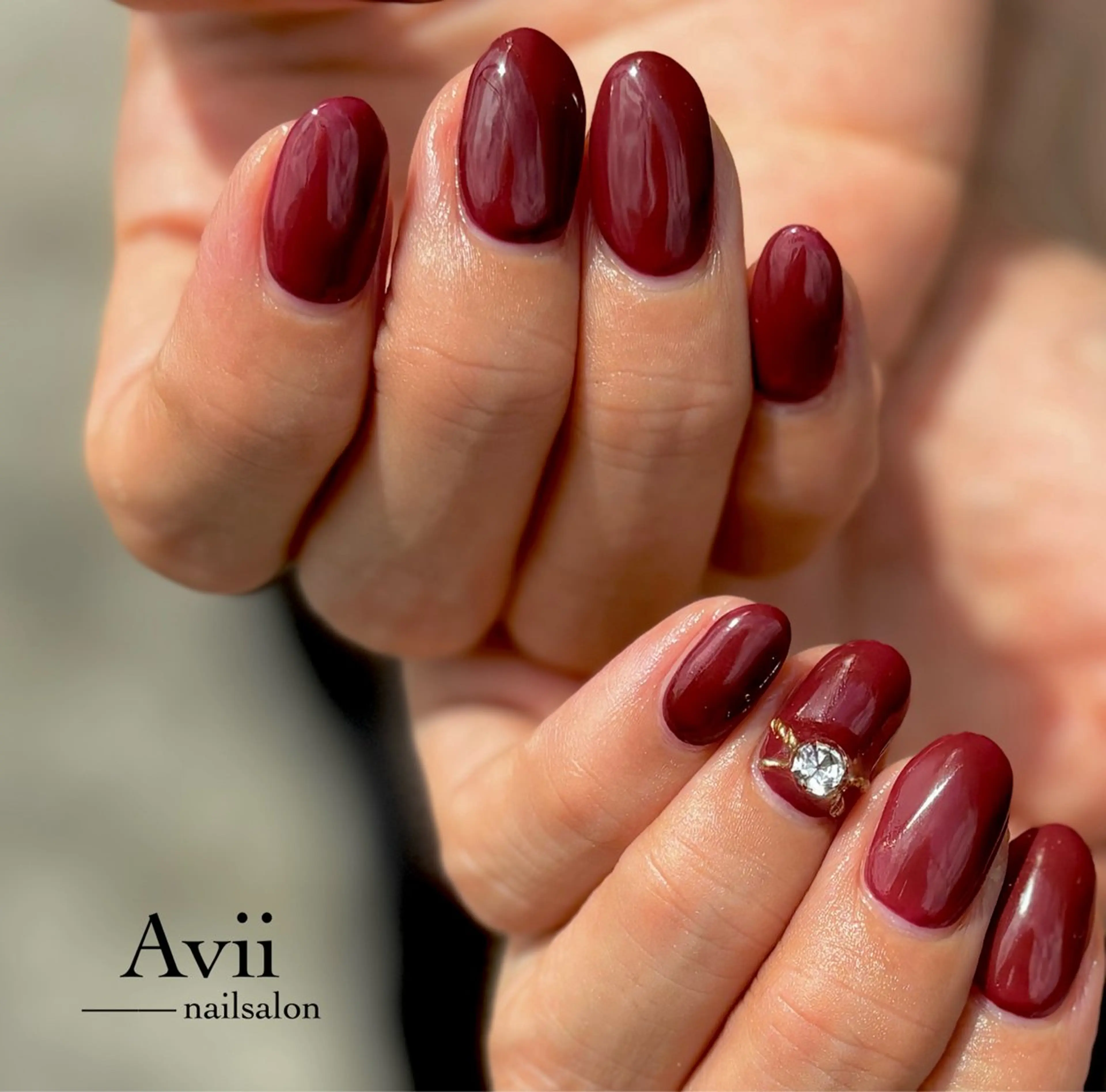 ネイル ボルドー 持ち込み ハンドネイル うるつやネイル🫧 Amiのネイルデザイン