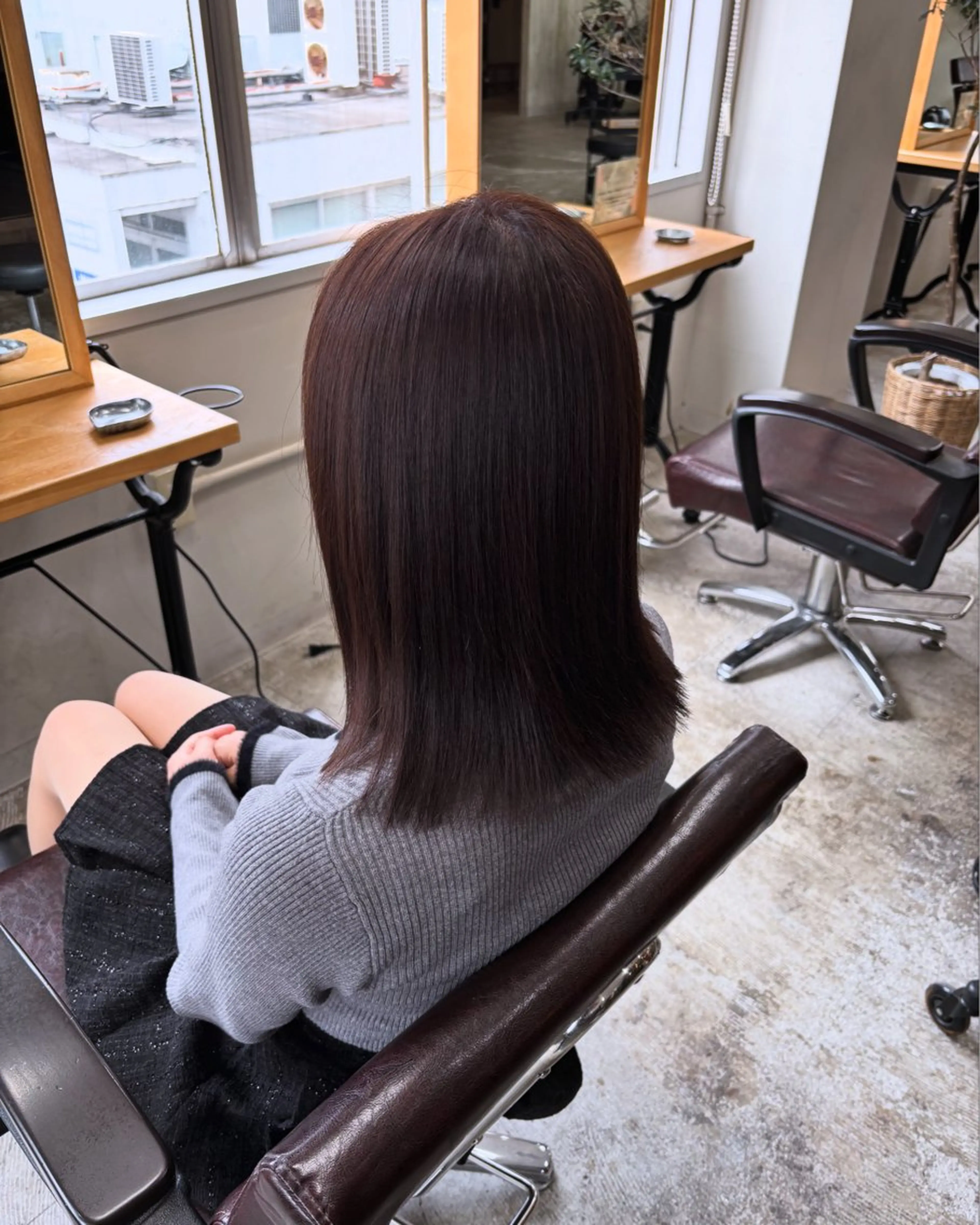 セミロング フルリール所属・フルリール/中庄/ ハイトーン/縮毛矯正のヘアスタイル