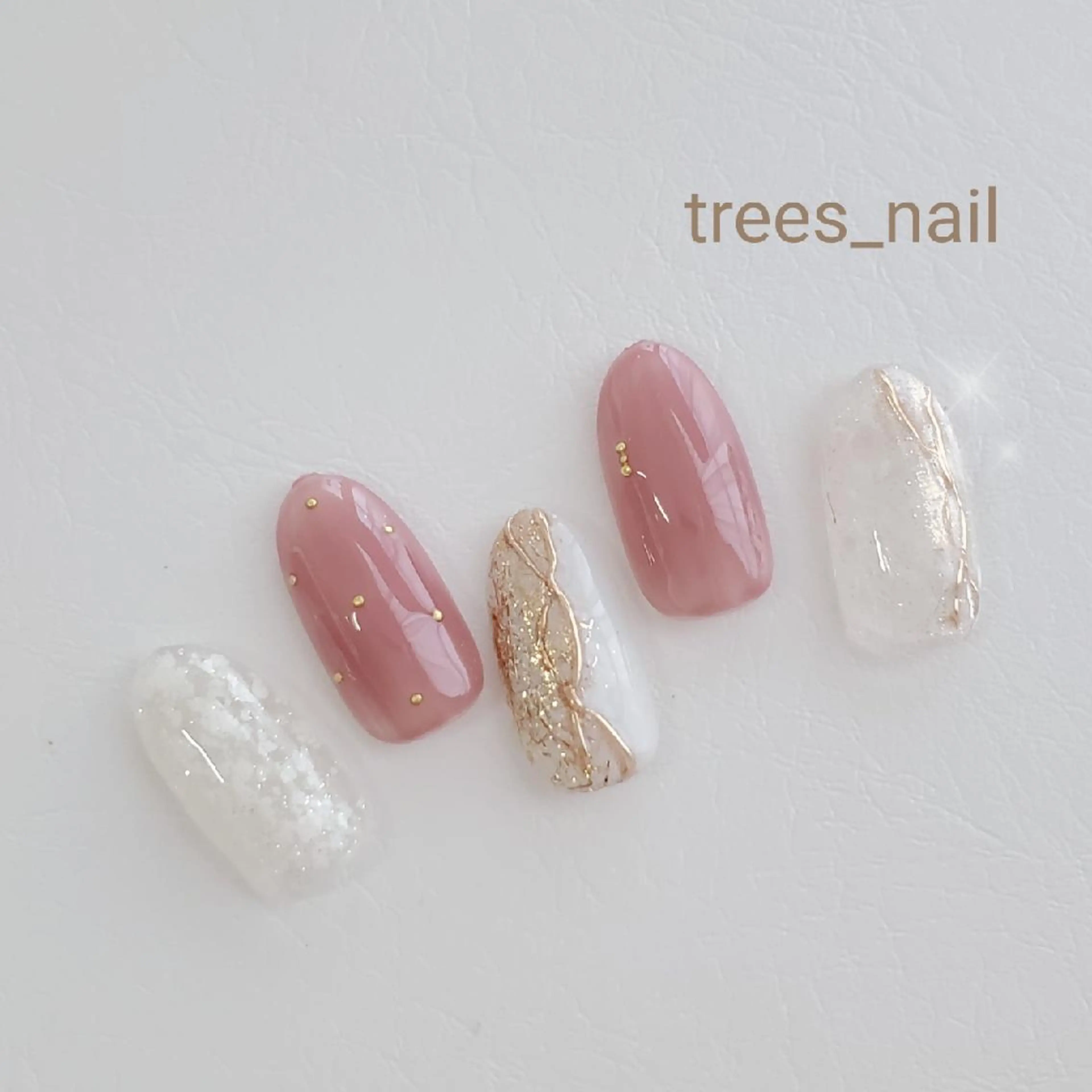 ネイル ドット ミラーネイル ニュアンスネイル ピンク ネイルチップ ハンドネイル フットネイル trees_ nailのネイルデザイン