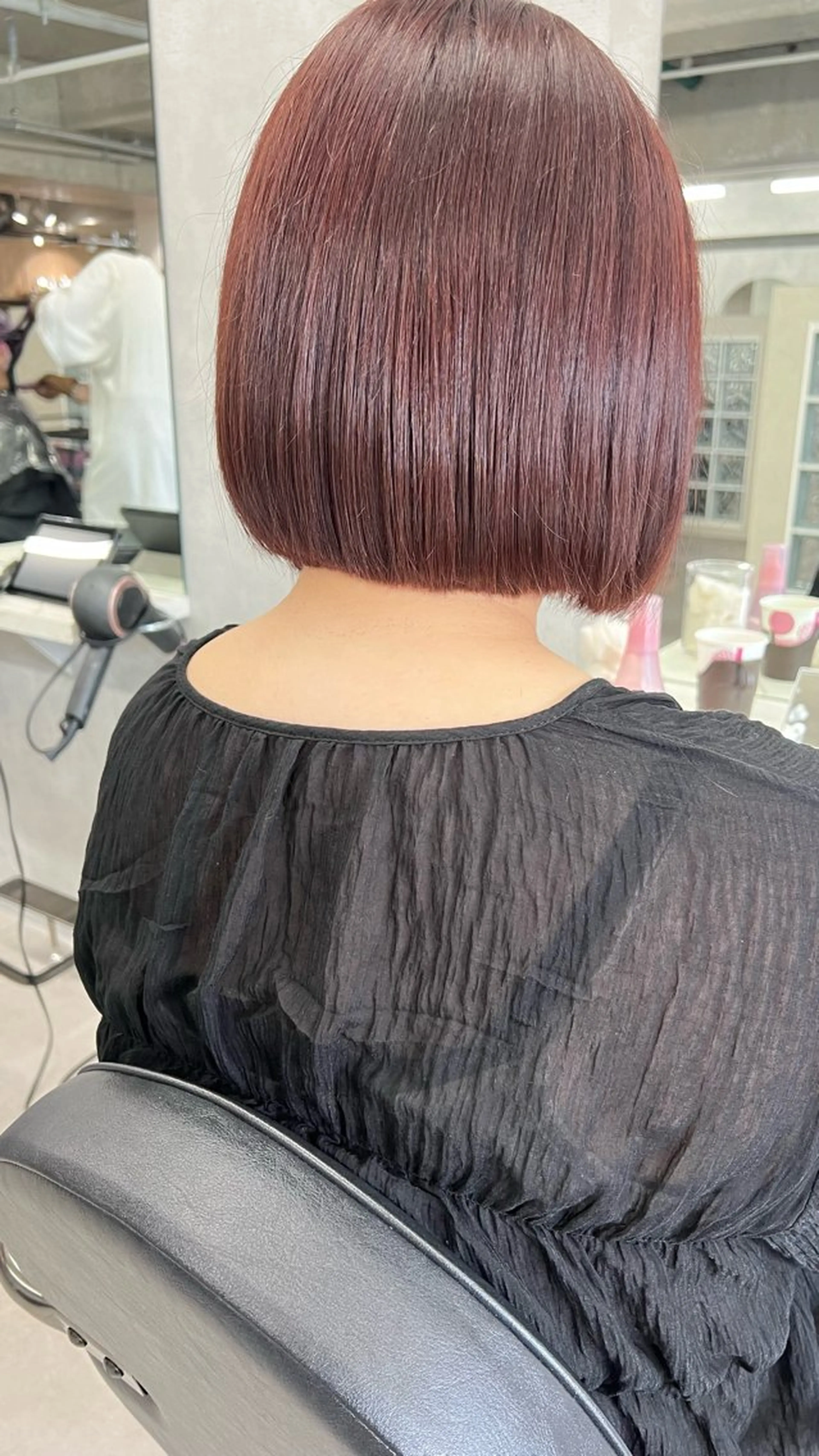 ミディアム カラー レッドカラー ボブ anon Loemのヘアスタイル