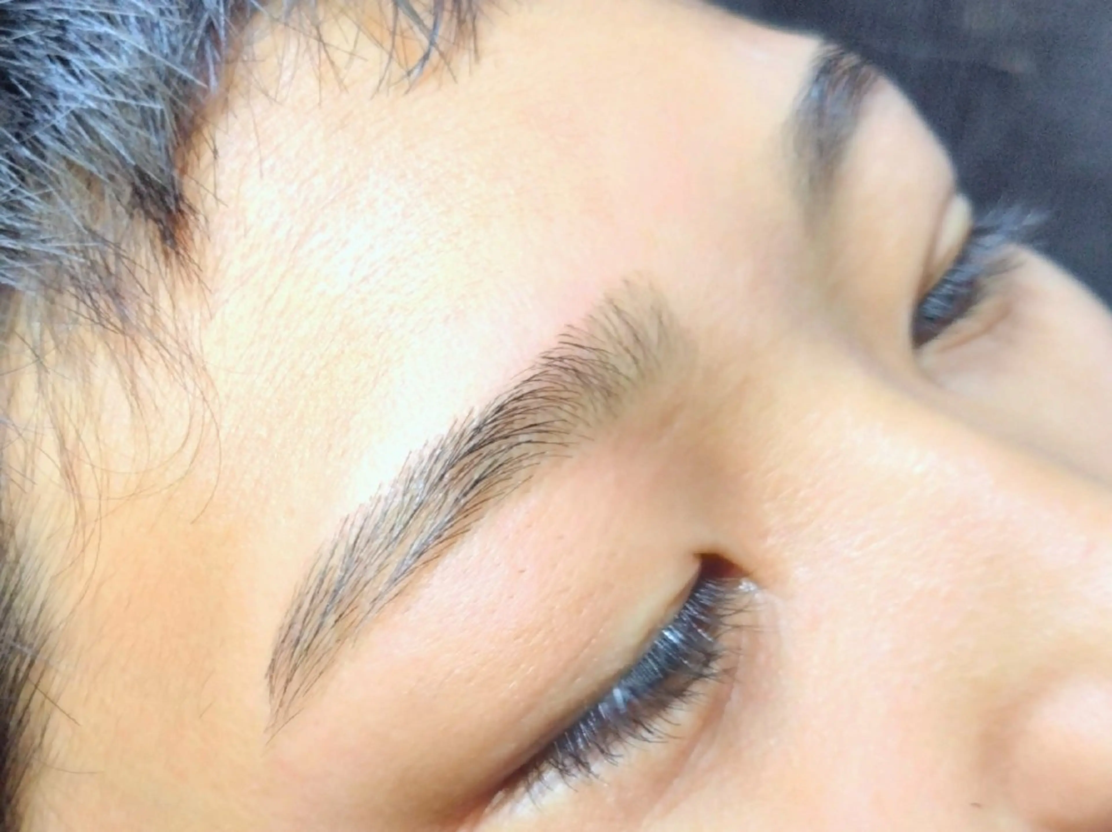 【学割】メンズ眉毛WAX(眉カット+間引き付き)の写真