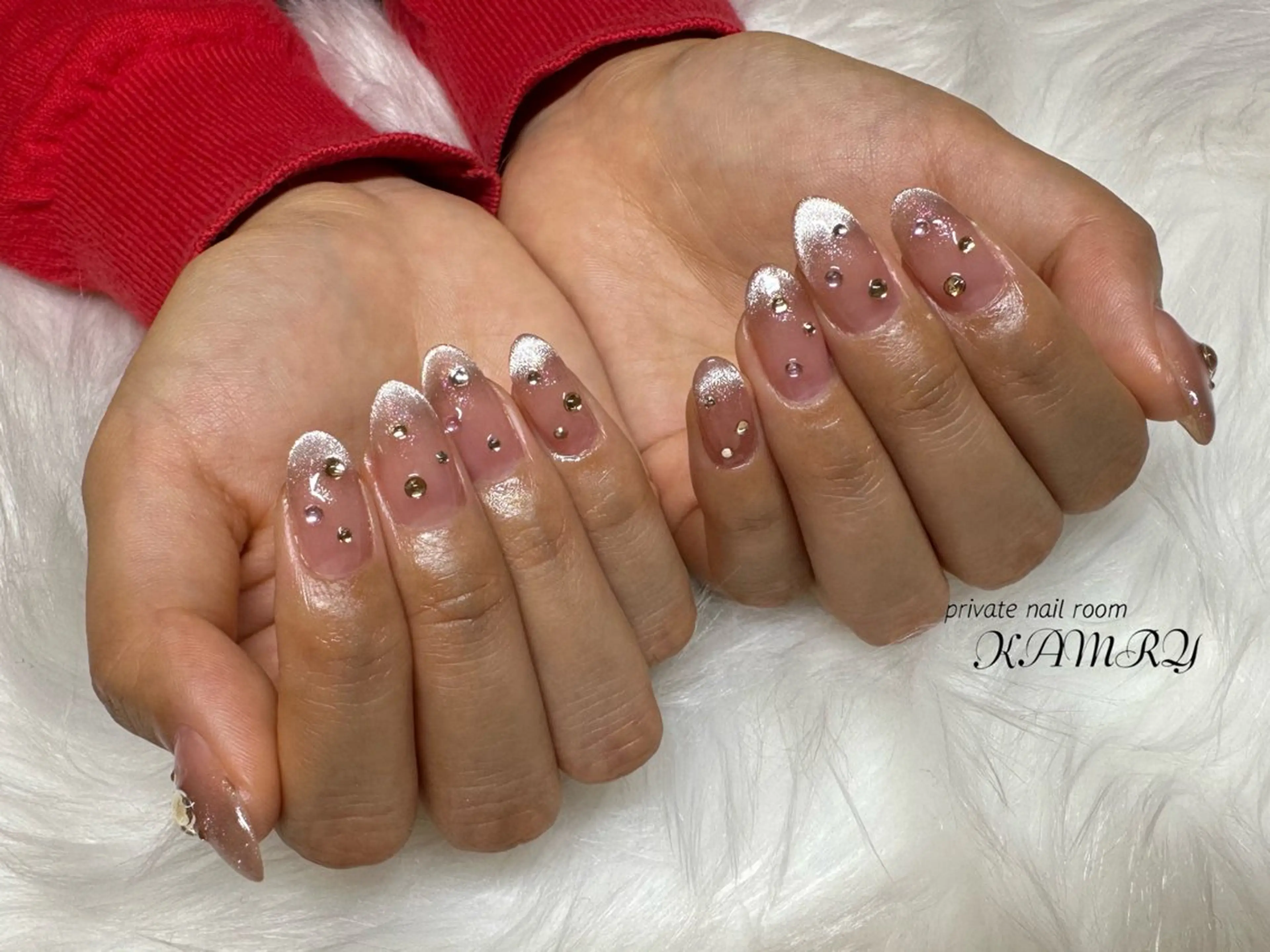 ネイル ストーンネイル ハンドネイル La ala nailのネイルデザイン