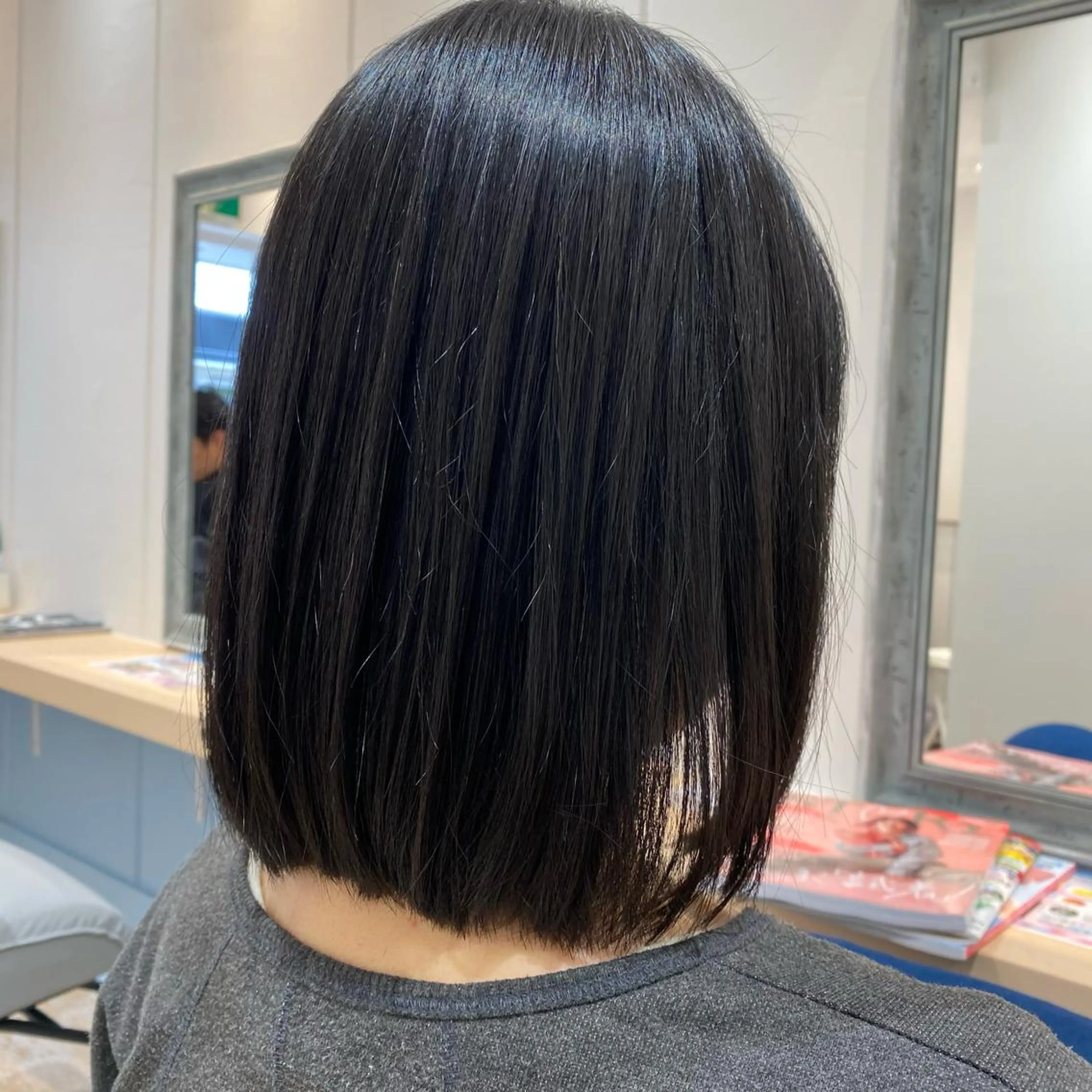 ミディアム 若山 敦のヘアスタイル