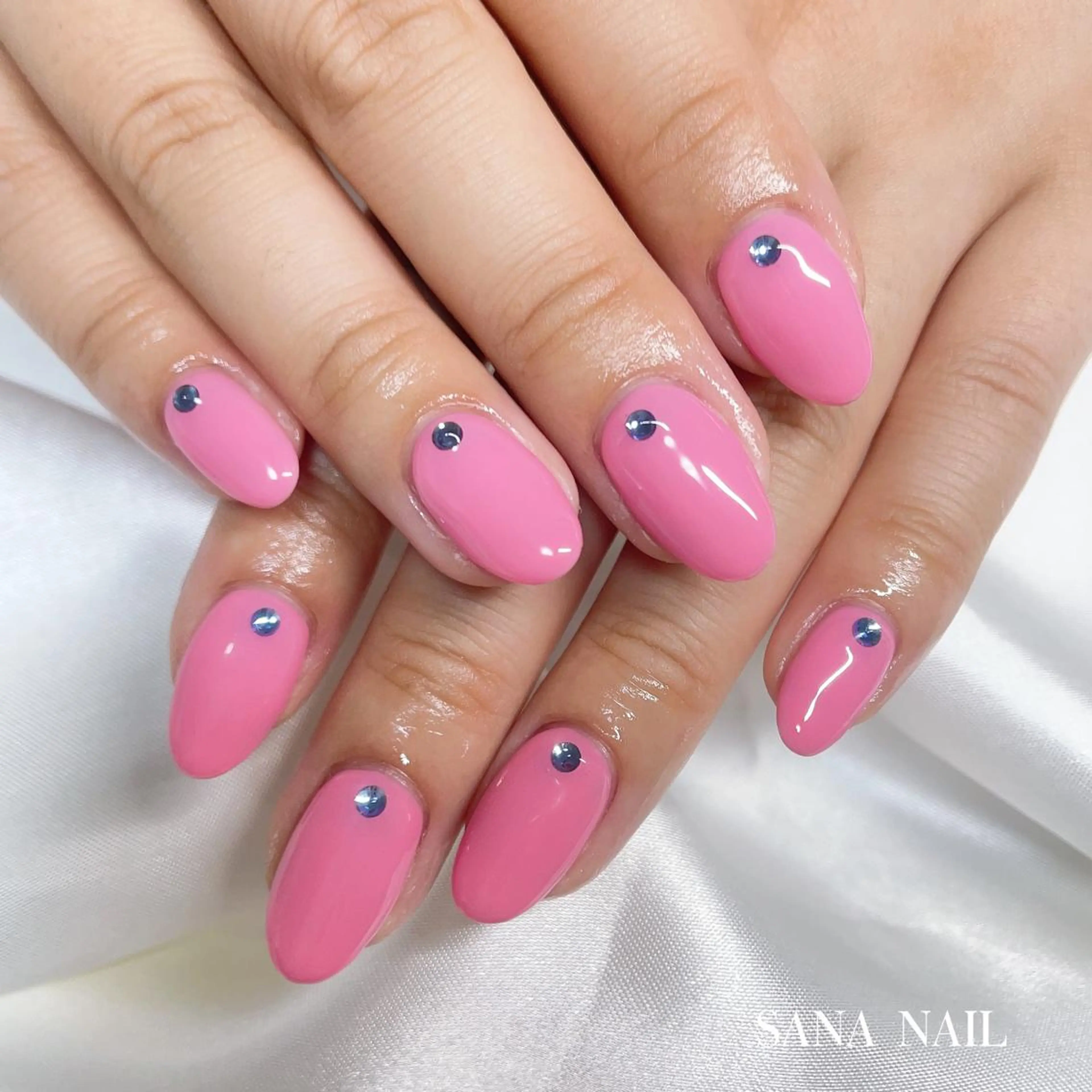 ネイル ブルー ピンク ストーンネイル nailsalon SANANAILのネイルデザイン