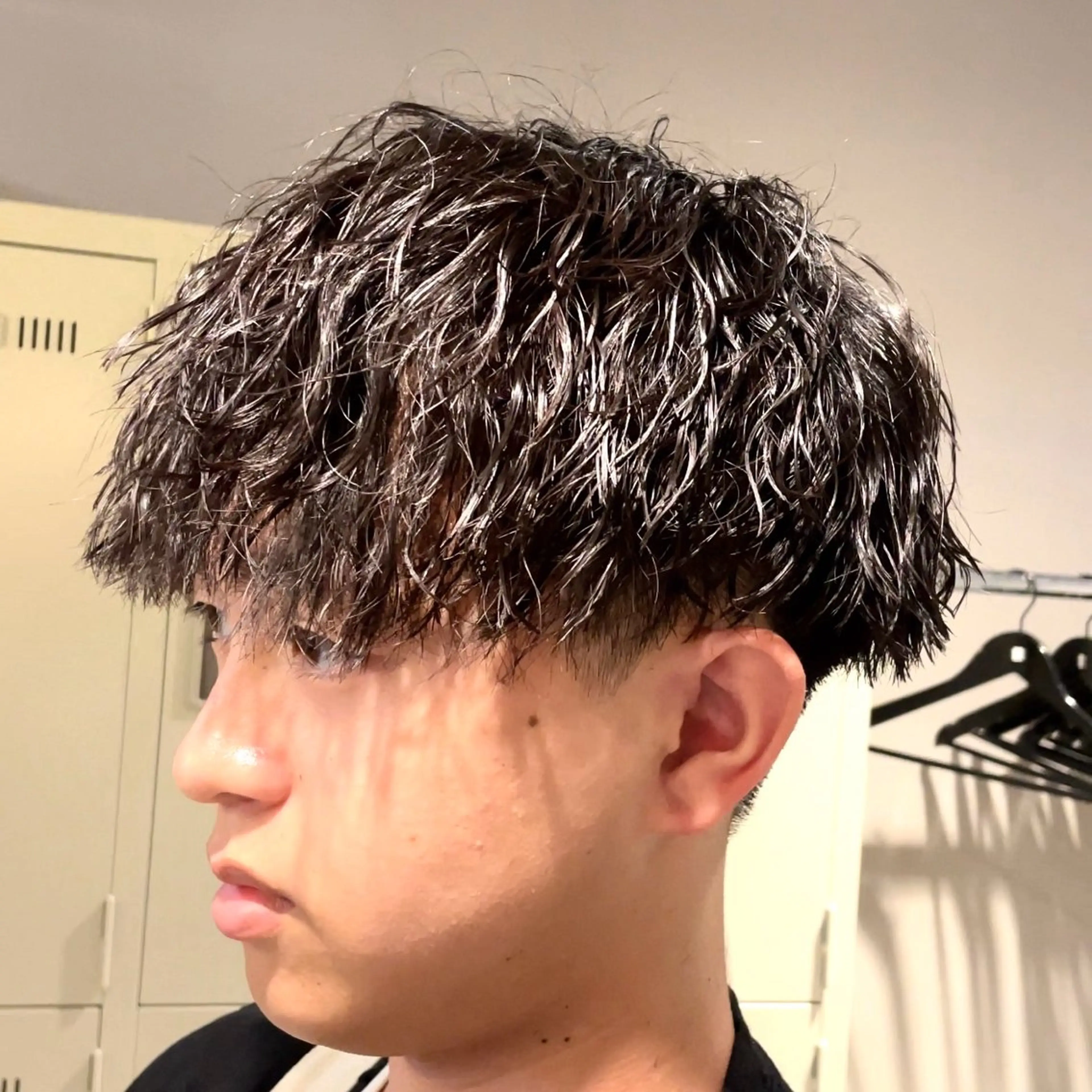 ショート パーマ ヘアアレンジ メンズ メンズパーマ 顔まわりカット の達人のヘアスタイル