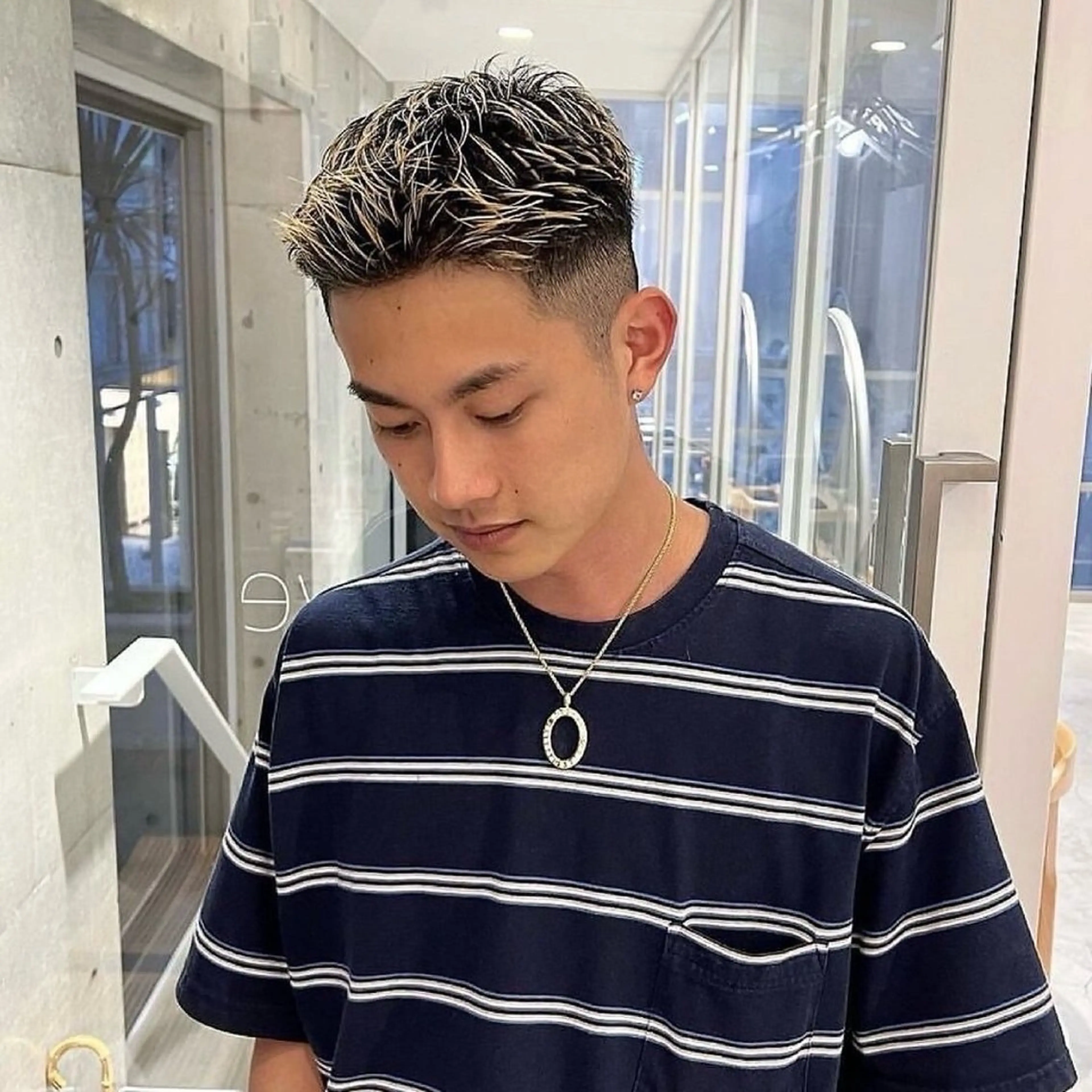 土日祝限定カット＋ダブルカラー（ケアブリーチ込）の写真