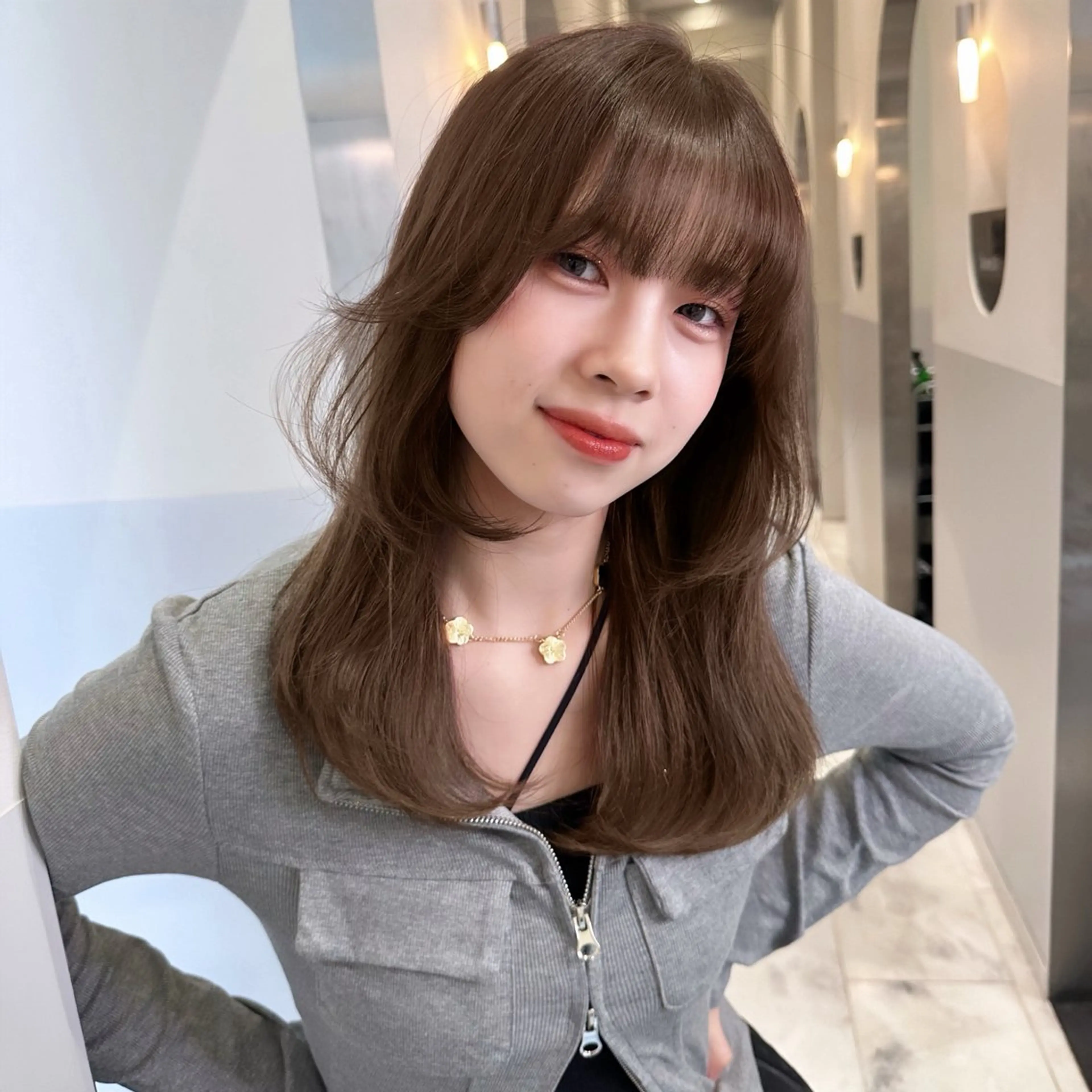 セミロング カラー カット ヘアカラー トリートメント ヘアセット IVE所属・ダブルカラー🤍 髪質改善／原島のヘアスタイル