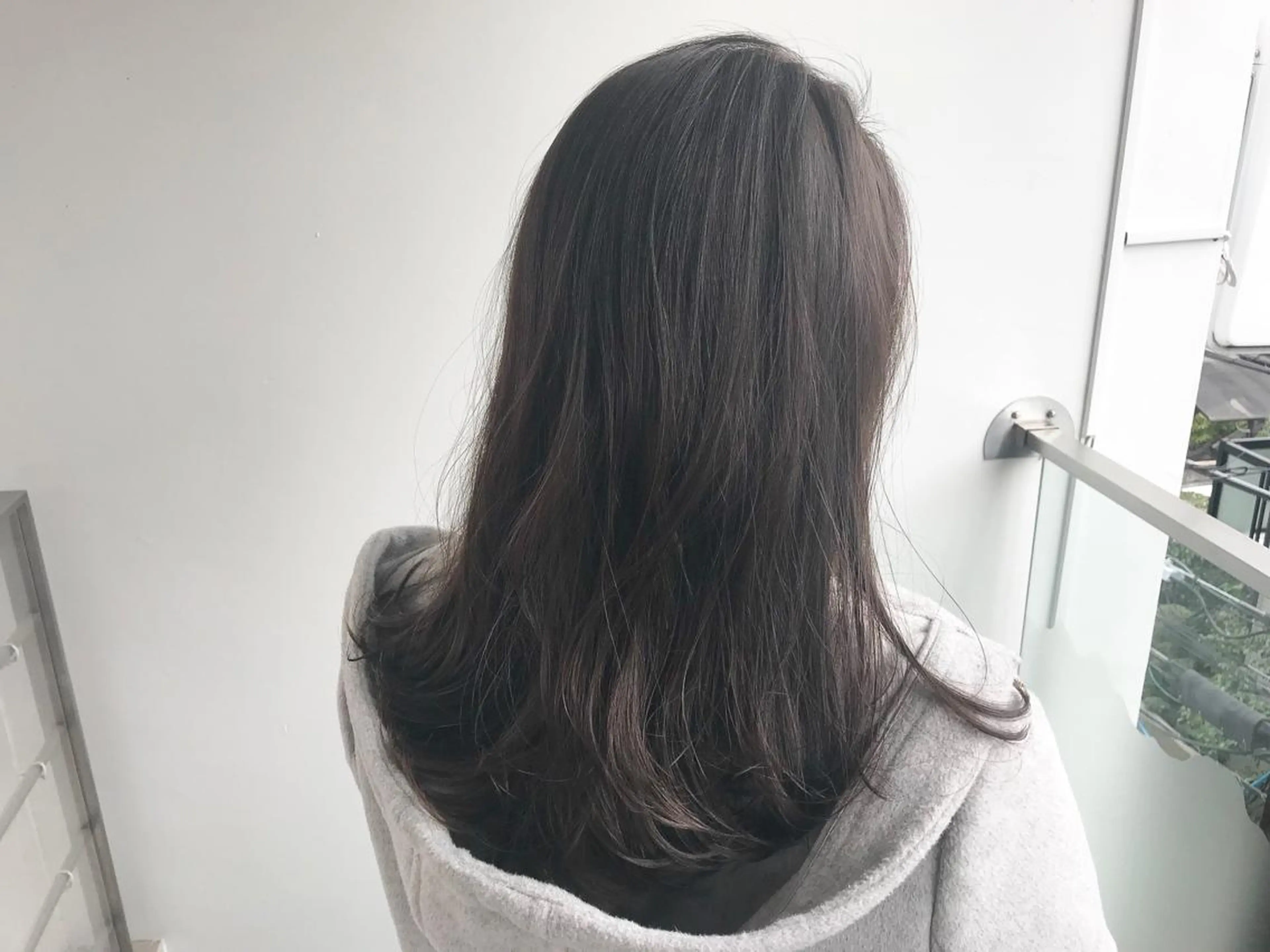 セミロング カラー ショート/レイヤー なら石井知希のヘアスタイル