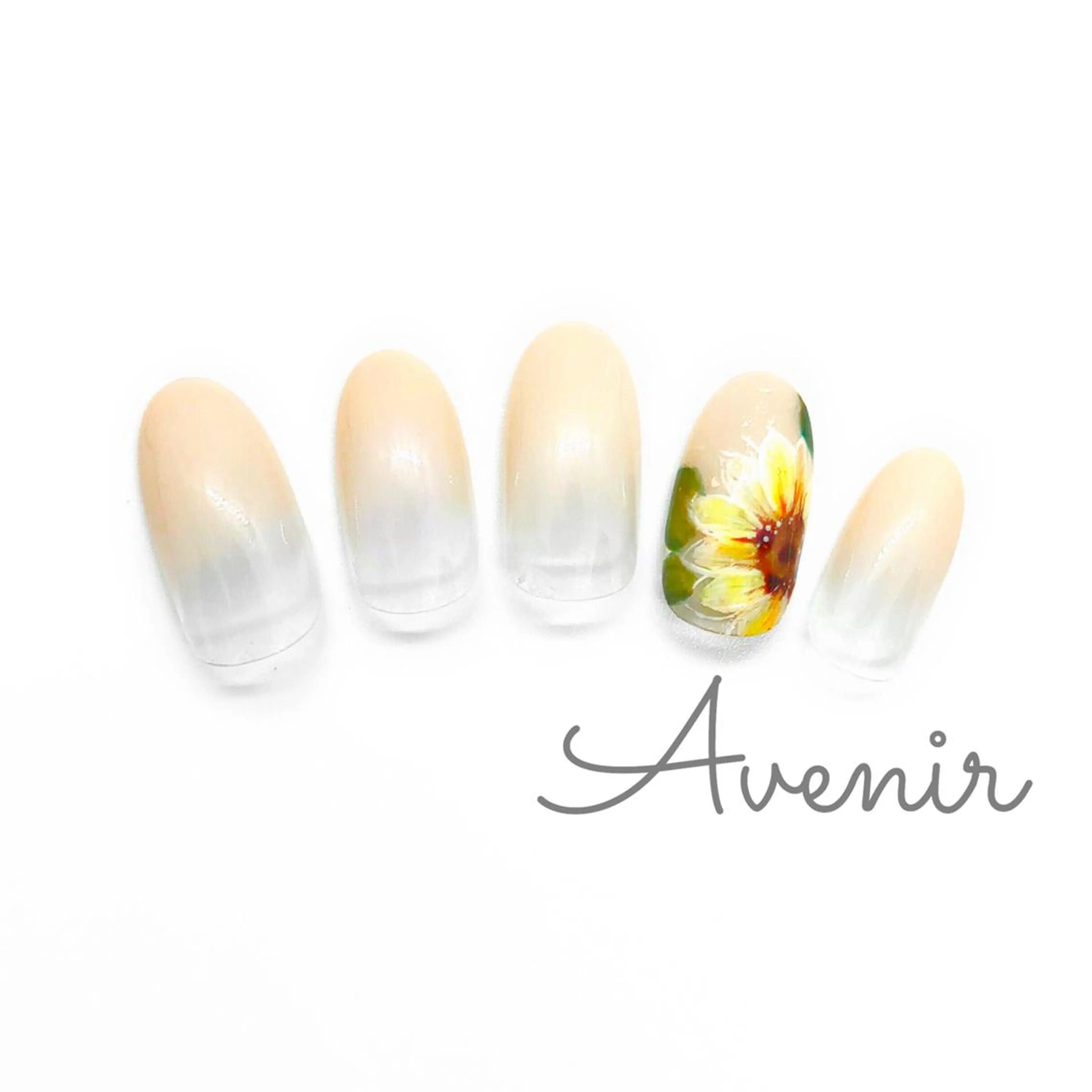ネイル Avenir 表参道 nail＆eye予約のネイルデザイン