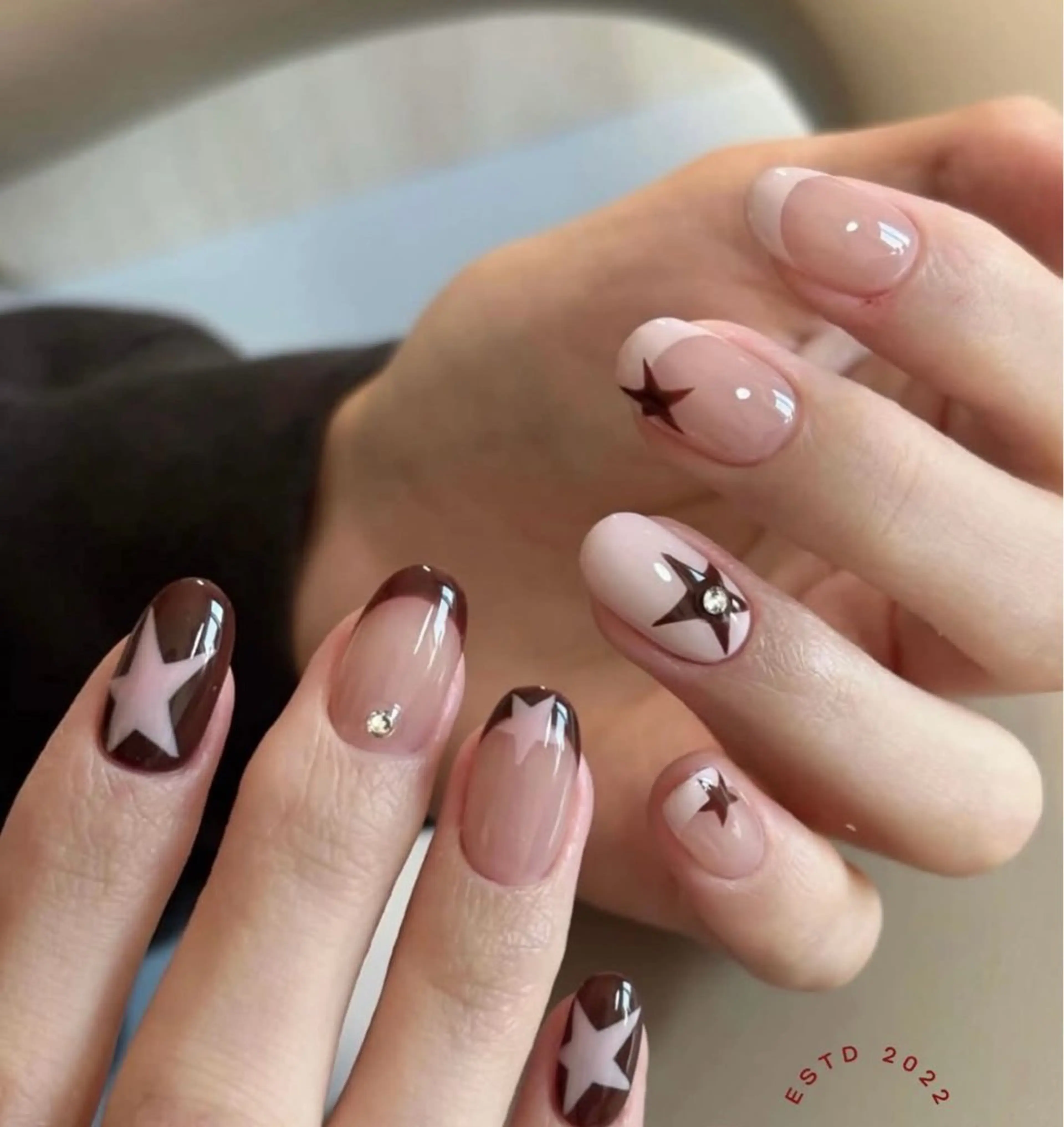 ネイル 持ち込み ハンドネイル JISOO ANA.CHUOのネイルデザイン