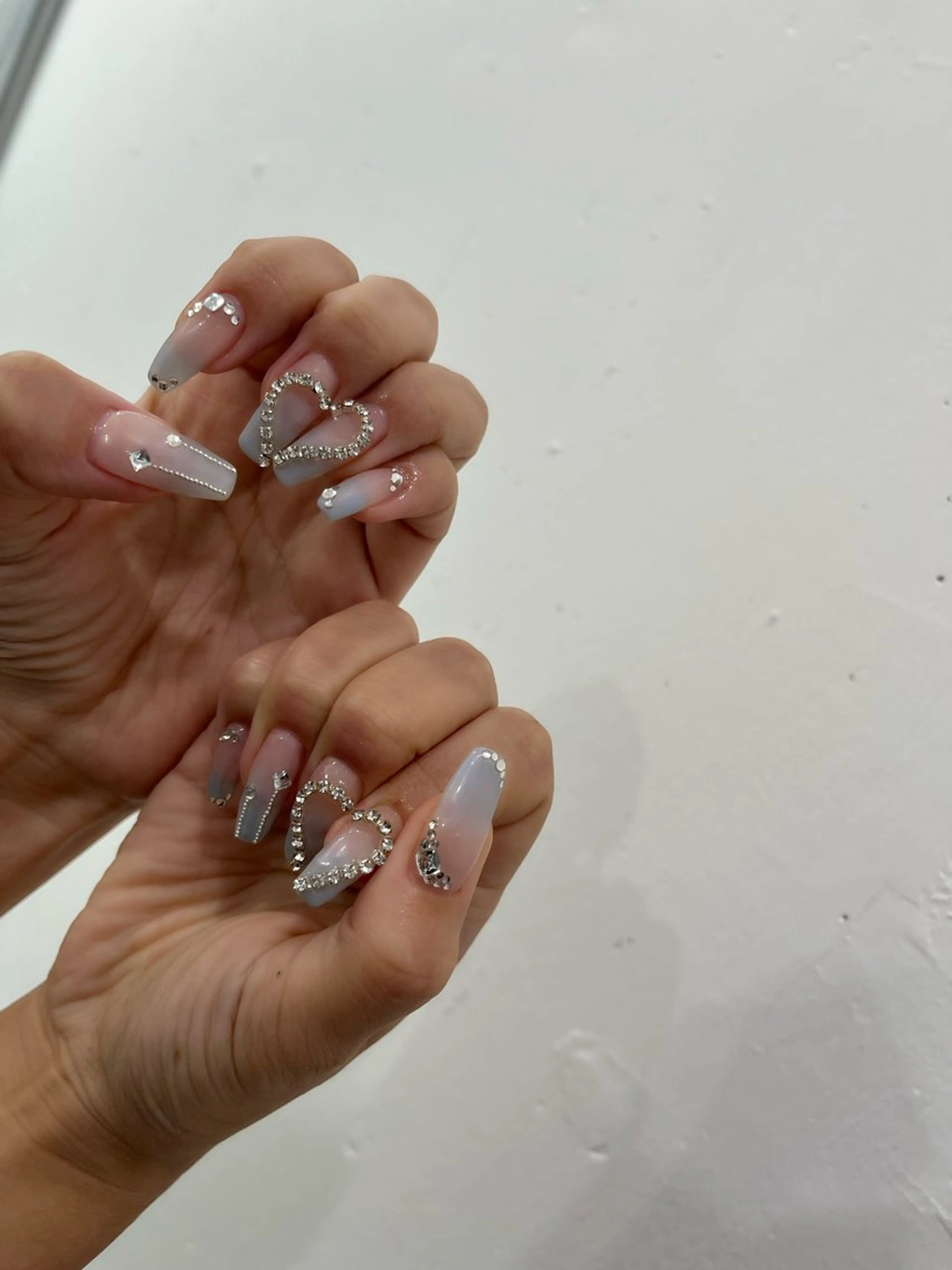 ネイル 鈴木 愛理のネイルデザイン