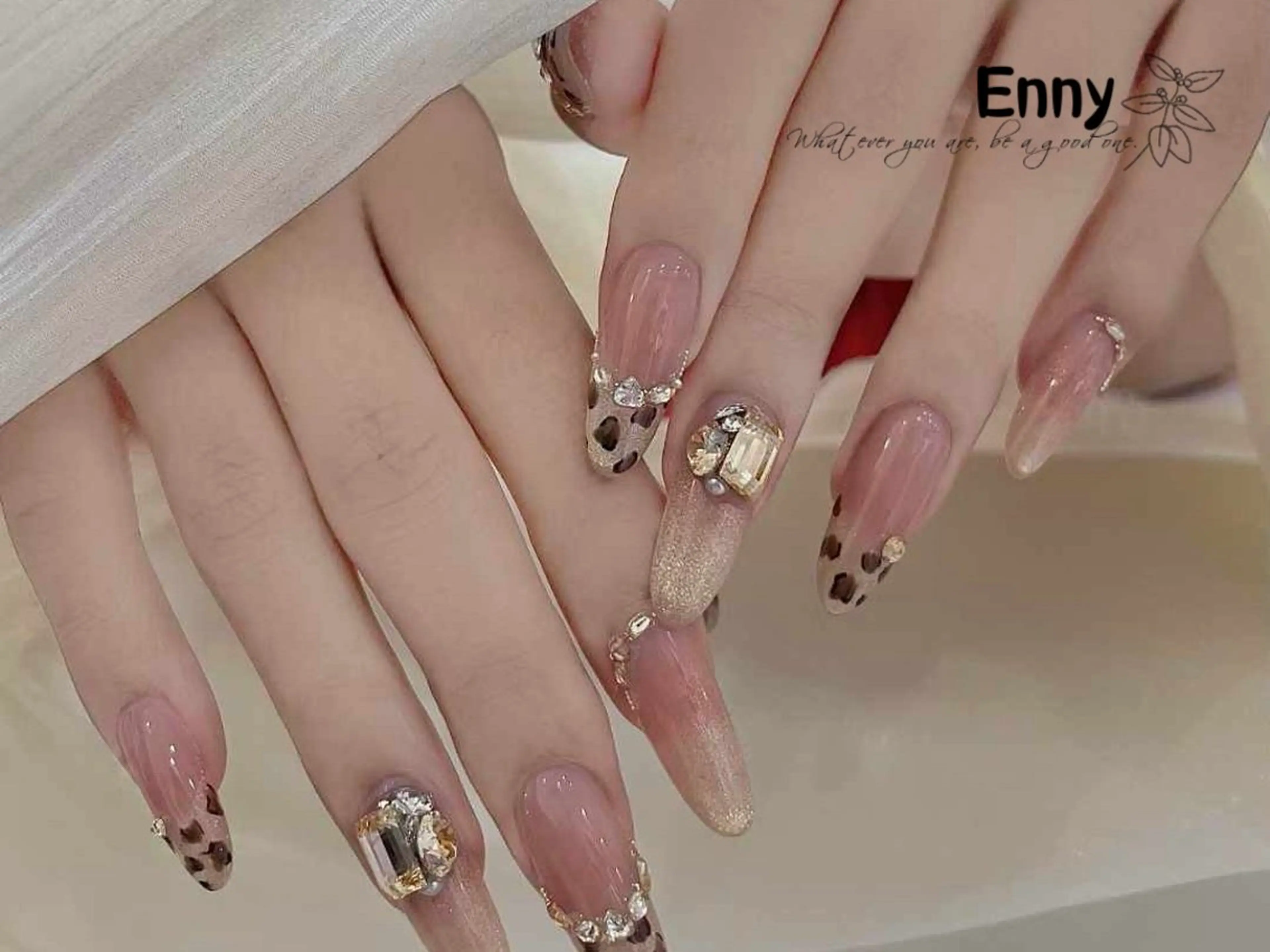 ネイル チークネイル 長さ出し フラッシュネイル フットネイル フレンチネイル Enny ネイルサロンのネイルデザイン
