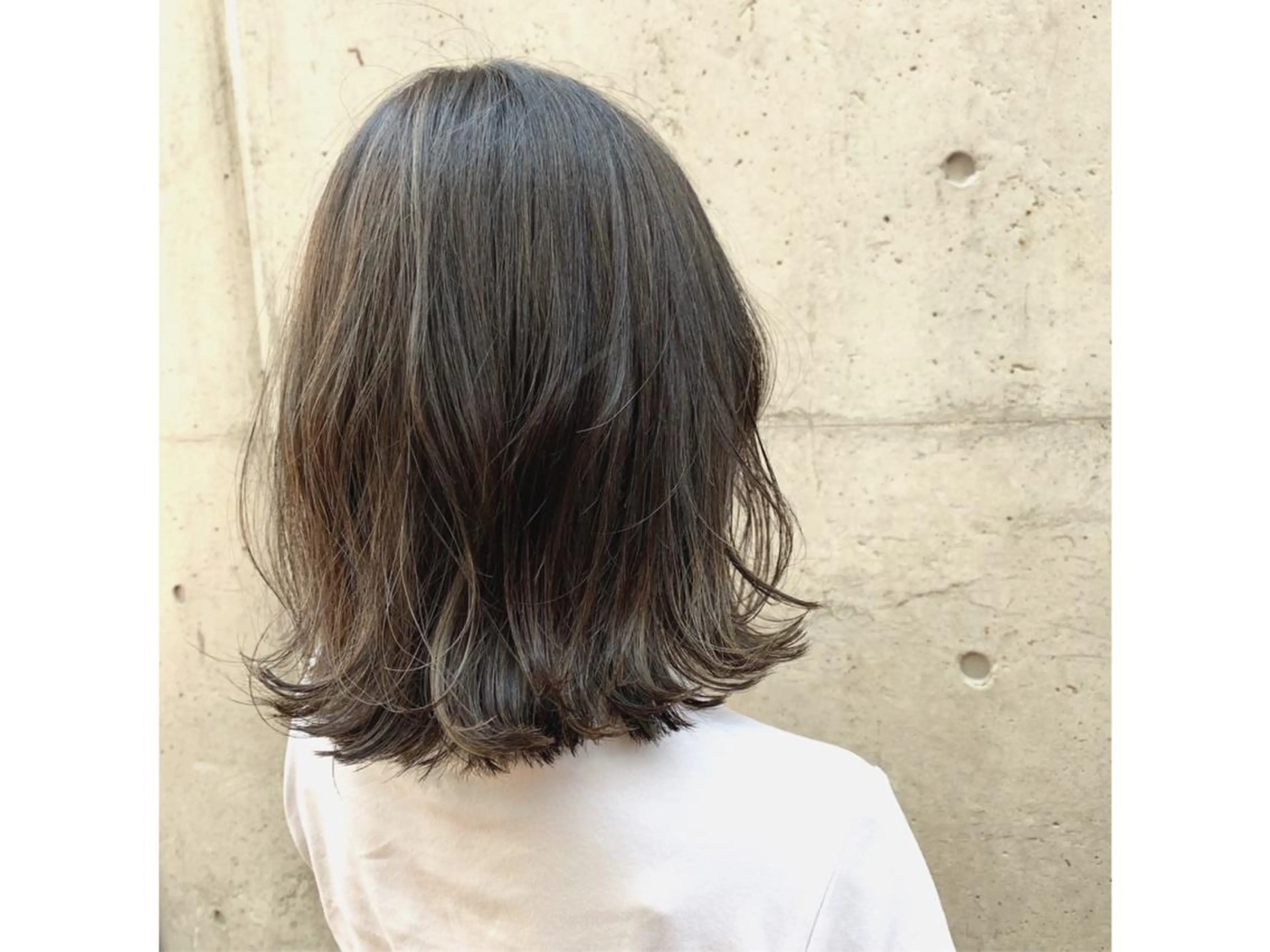 ミディアム 透明感カラー 金村真子のヘアスタイル