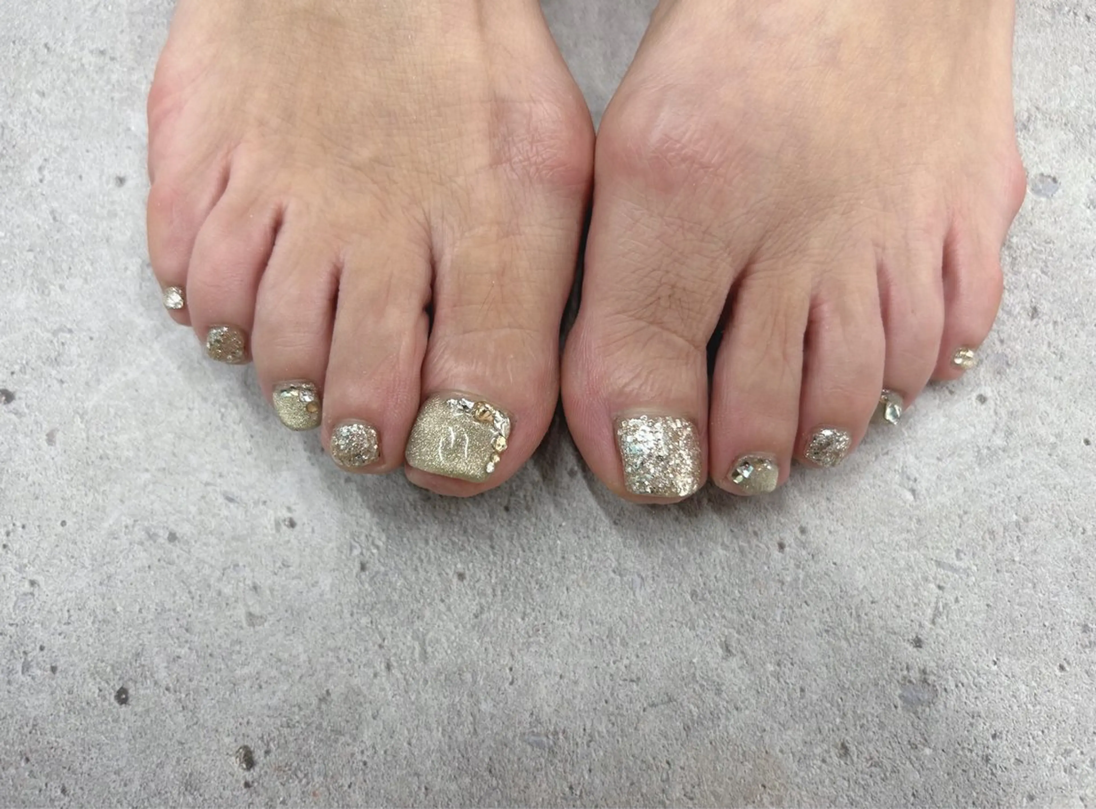 ネイル ラメ(グリッター) マグネットネイル フットネイル Nail Salon agré所属・agré ネイルサロン　アグレのネイルデザイン