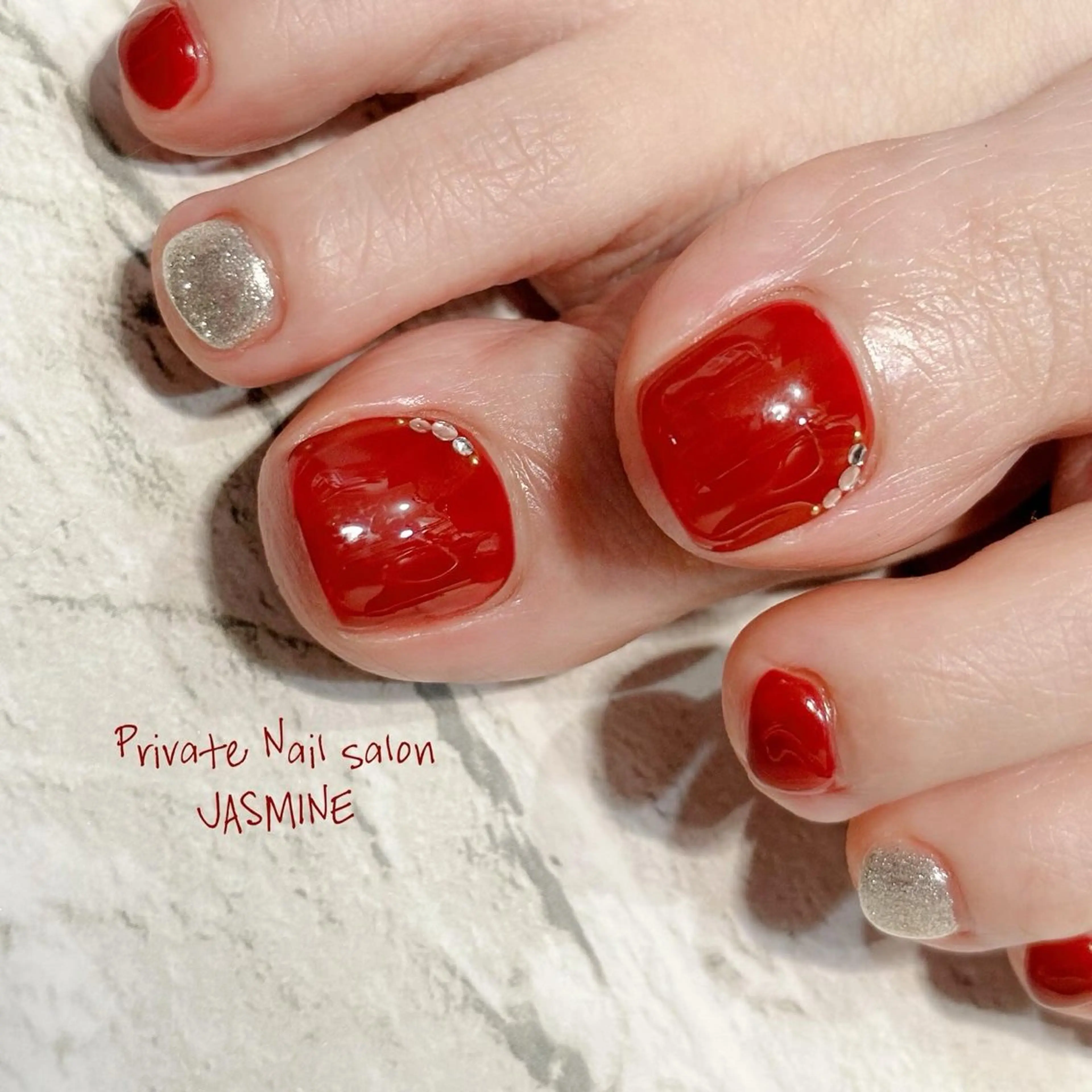 ネイル フットネイル 赤色 Nail salon JASMINEのネイルデザイン