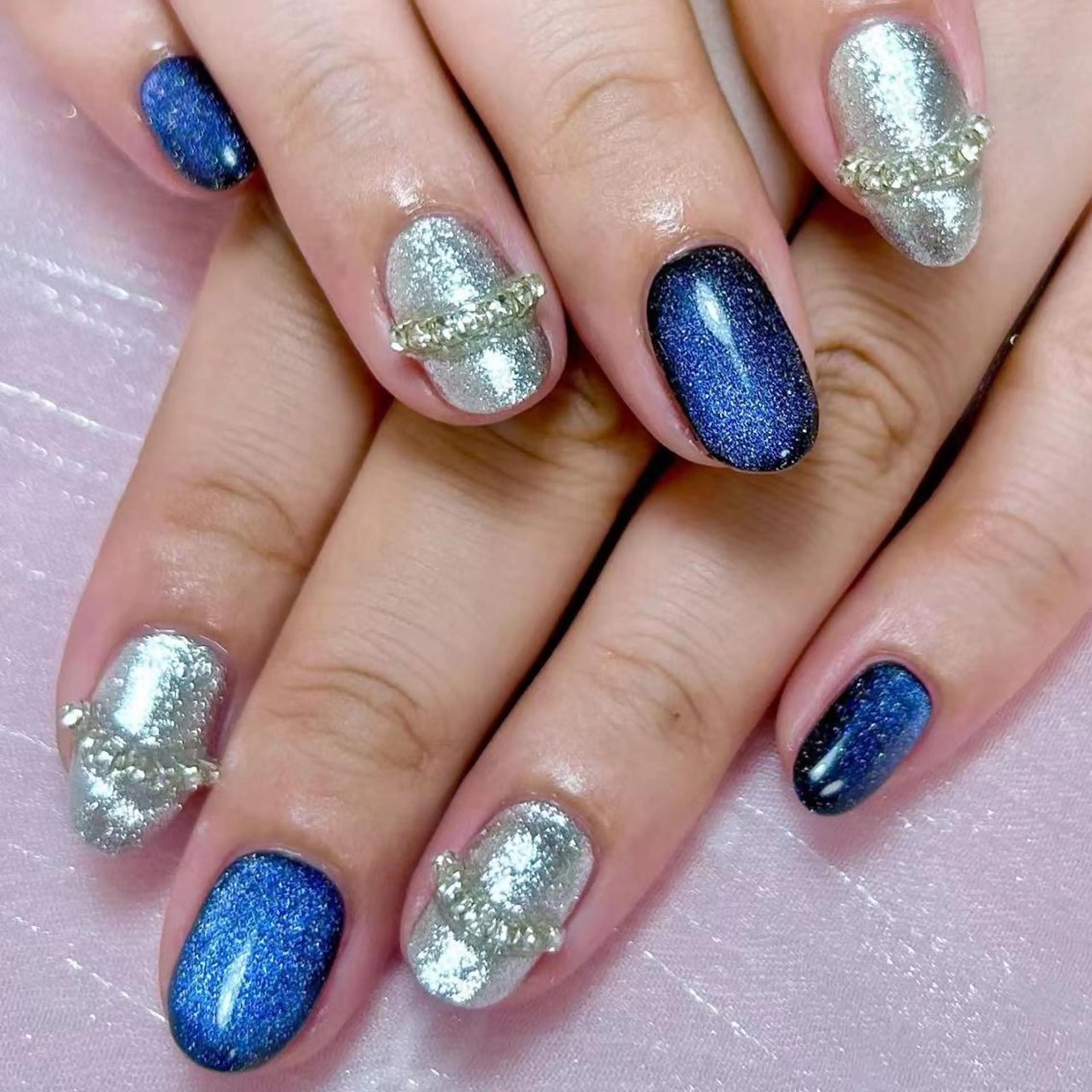 ネイル アートネイル オーロラネイル ガーリー キラキラネイル マグネットネイル ハンドネイル ハンドケア Diamond 🚢のネイルデザイン