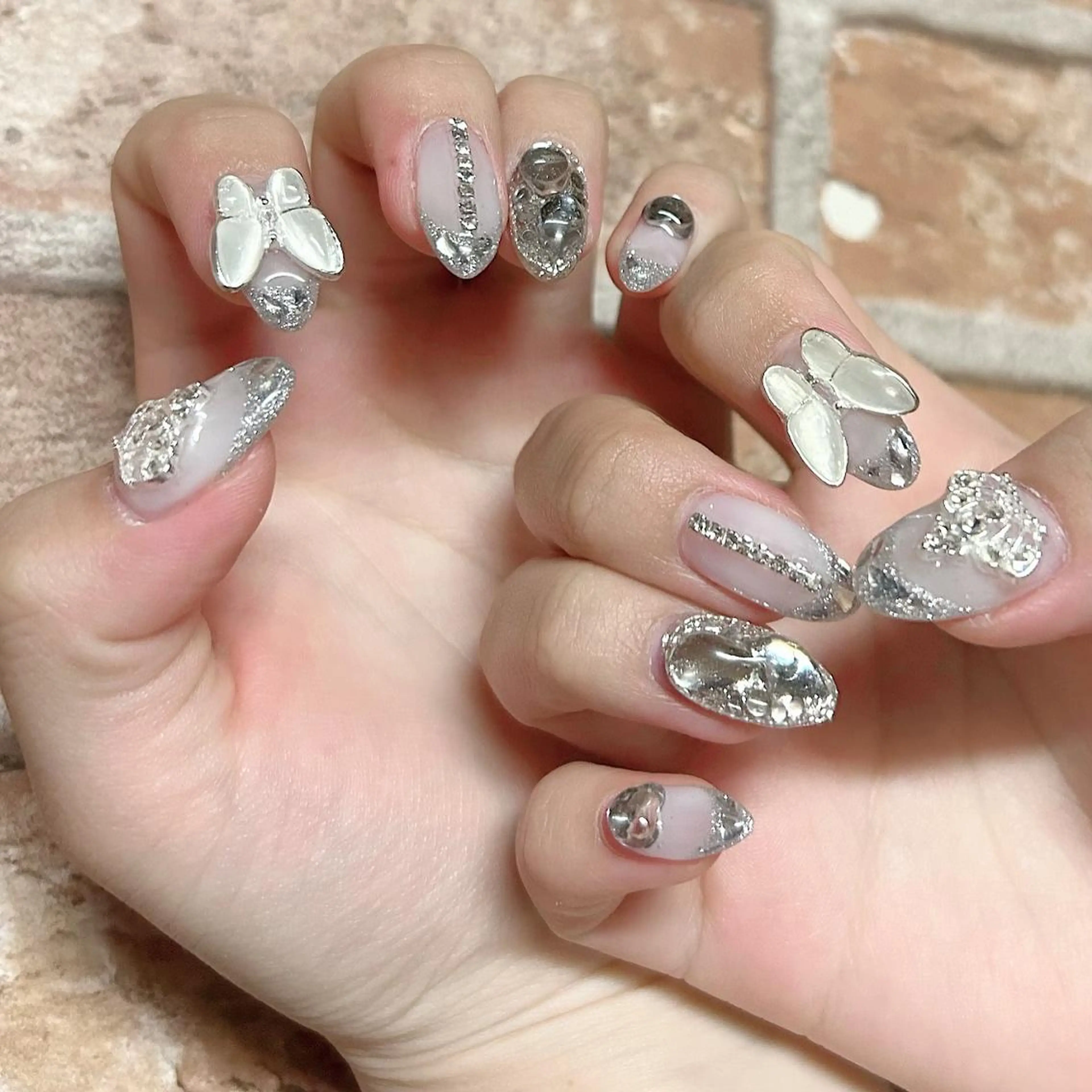 ネイル アートネイル フレンチネイル ガラスフレンチ ストーンネイル アップネイル 山口のネイルデザイン