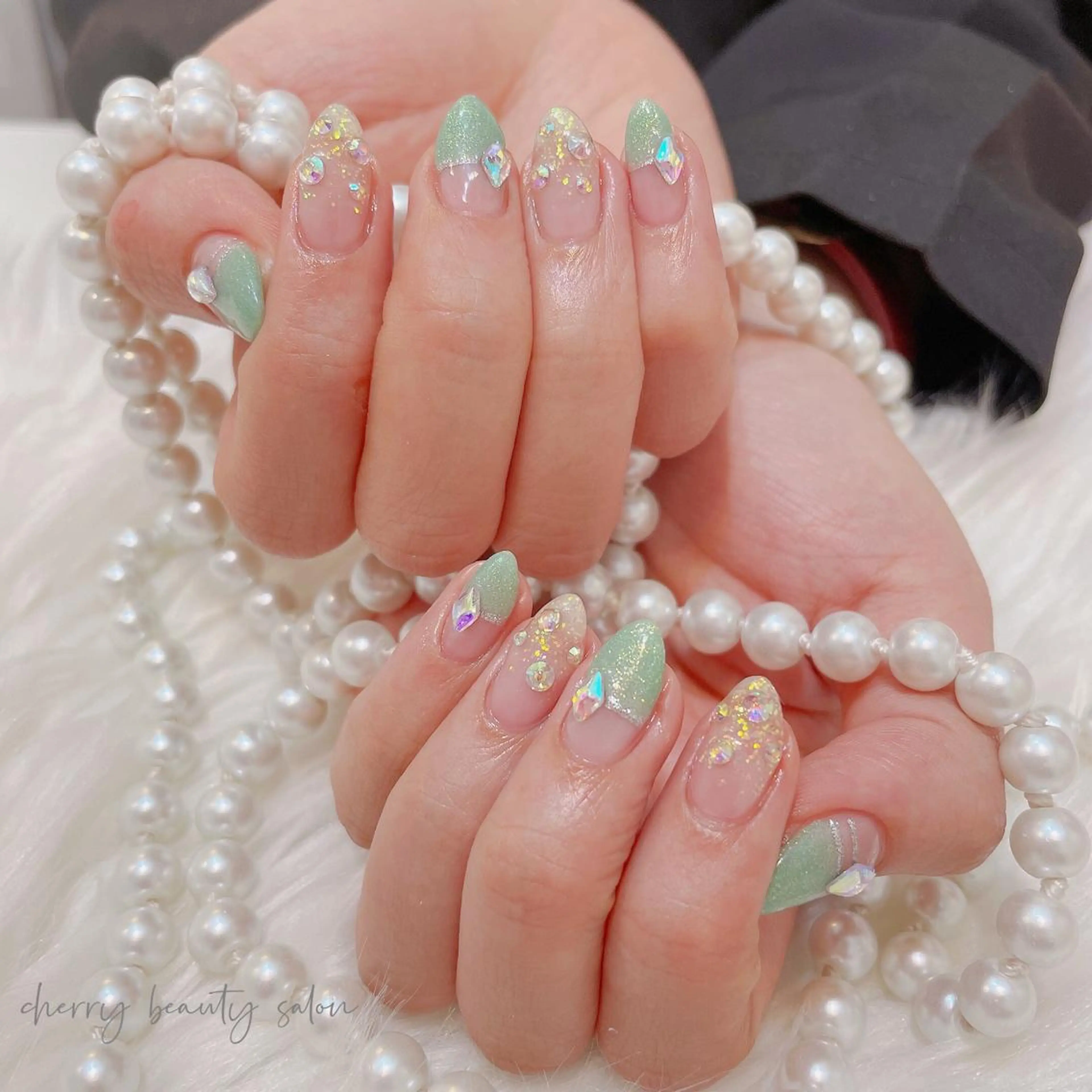 ミディアム ネイル SAKURA 🍒のネイルデザイン