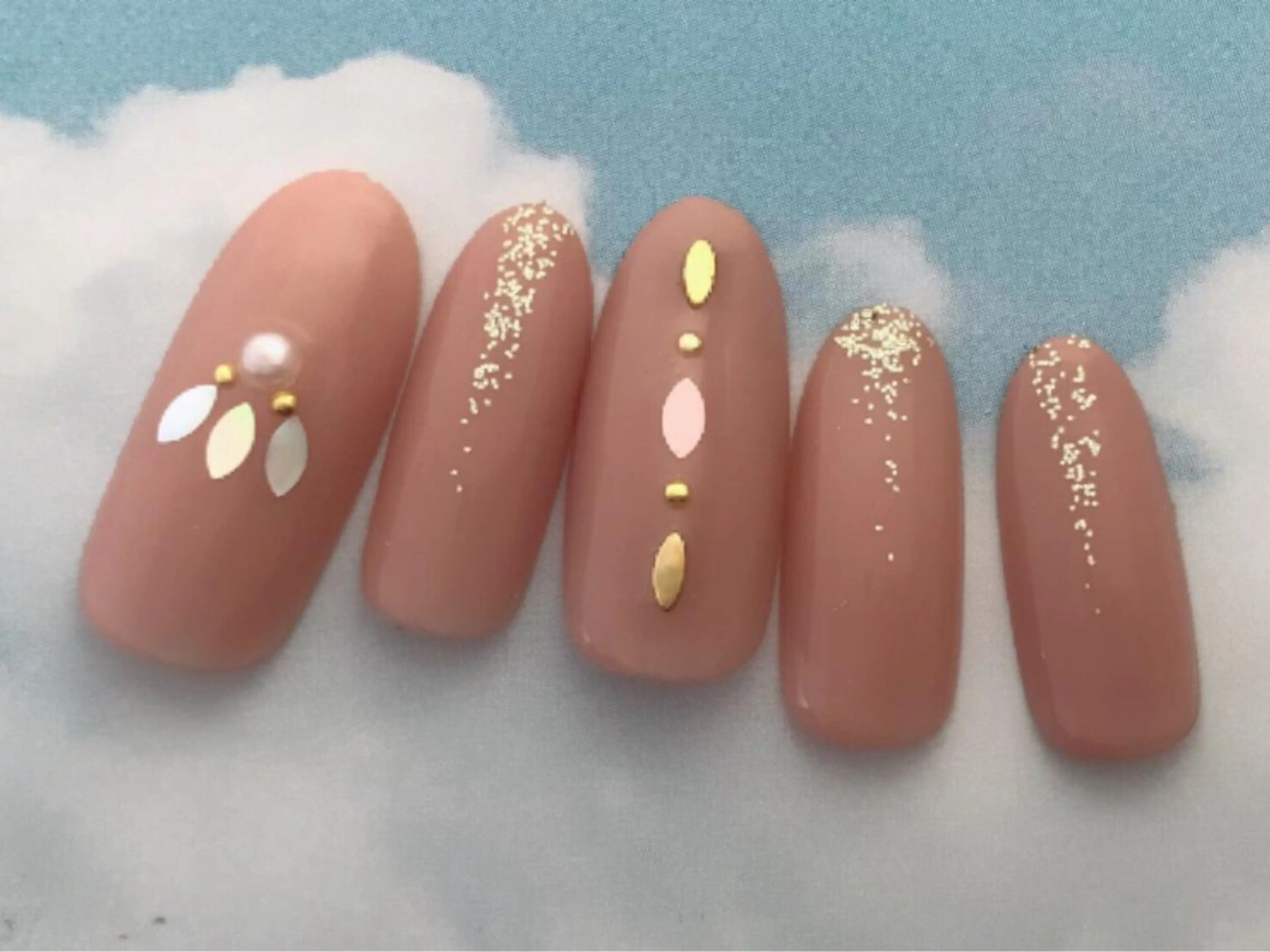 ネイル ストーンネイル Verest 西荻窪のネイルデザイン