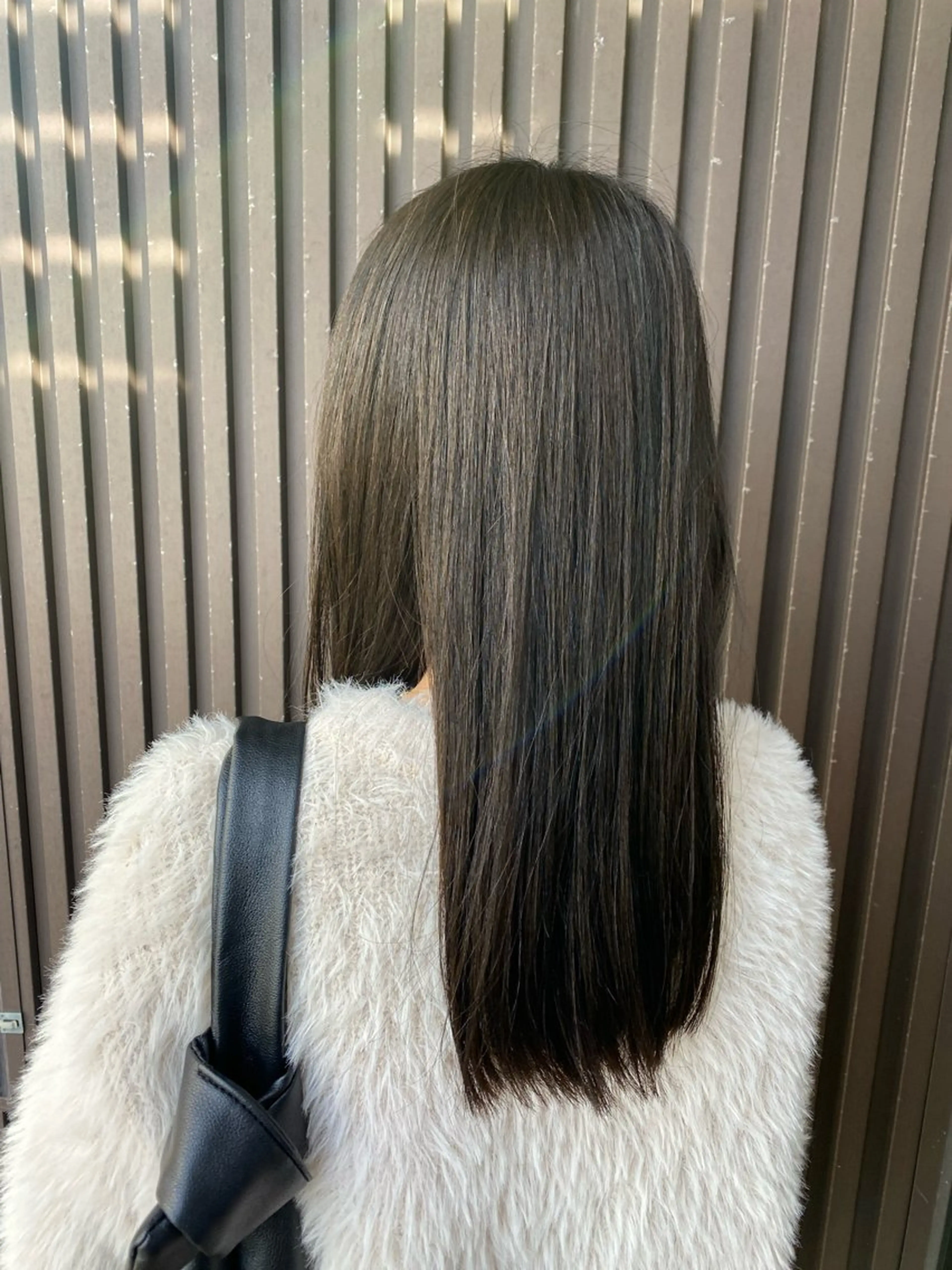 セミロング カラー continue所属・笹木 真理子のヘアスタイル