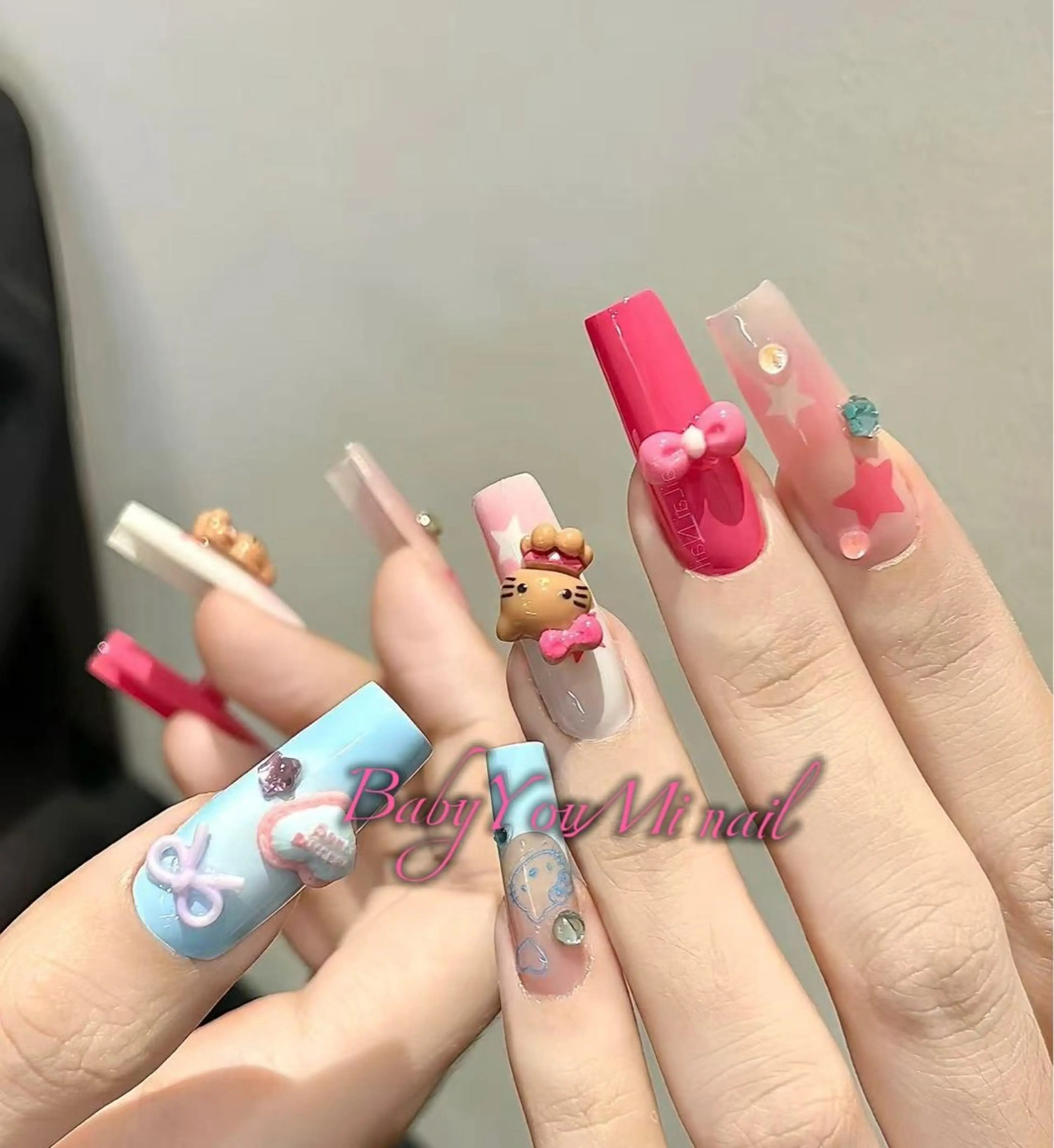 ネイル オーロラネイル フラワーネイル フットネイル フレンチネイル ジェルネイル ハンドネイル BabyYouMi nailのネイルデザイン