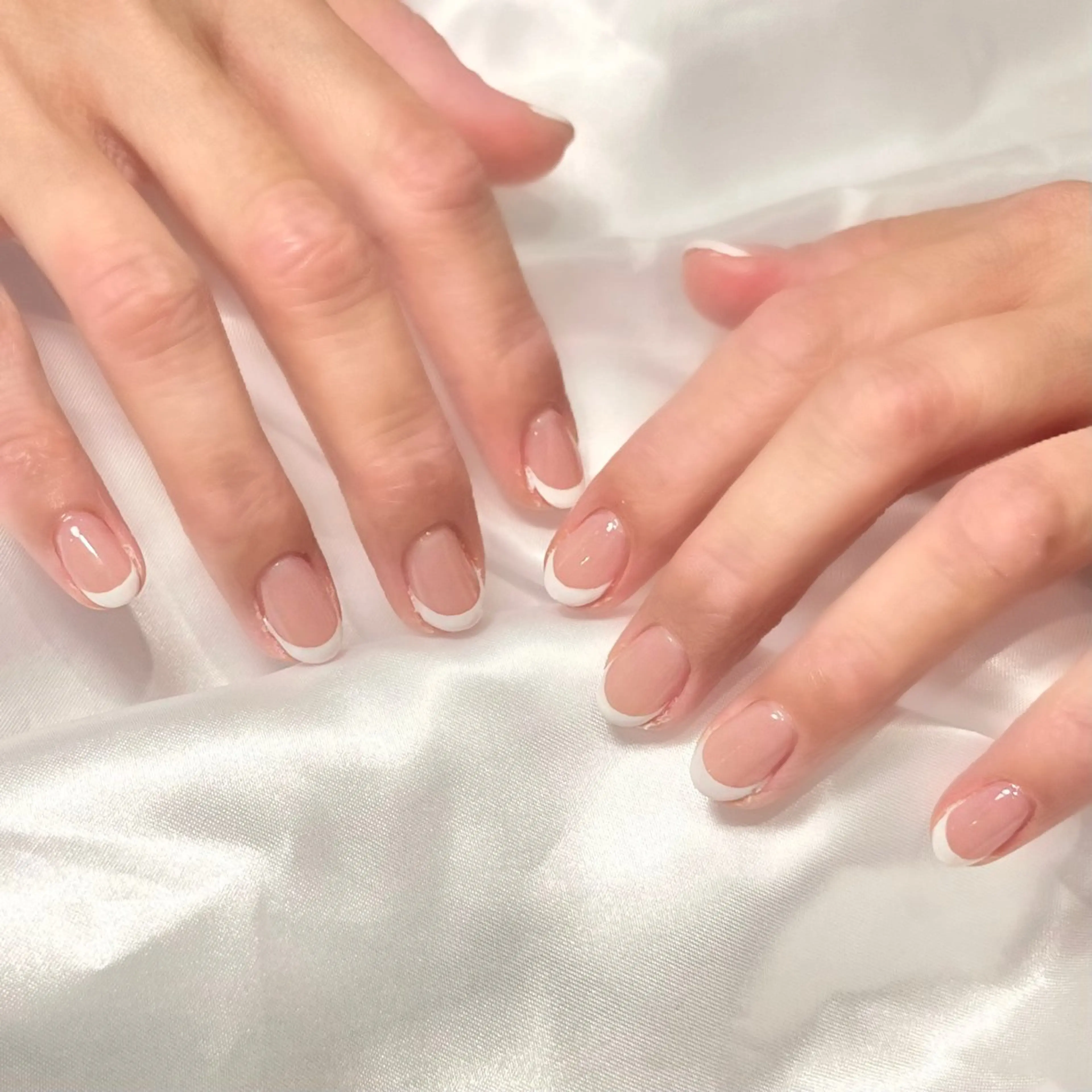 🤍白フレンチ（ベースカラーあり）@新宿東口店の写真