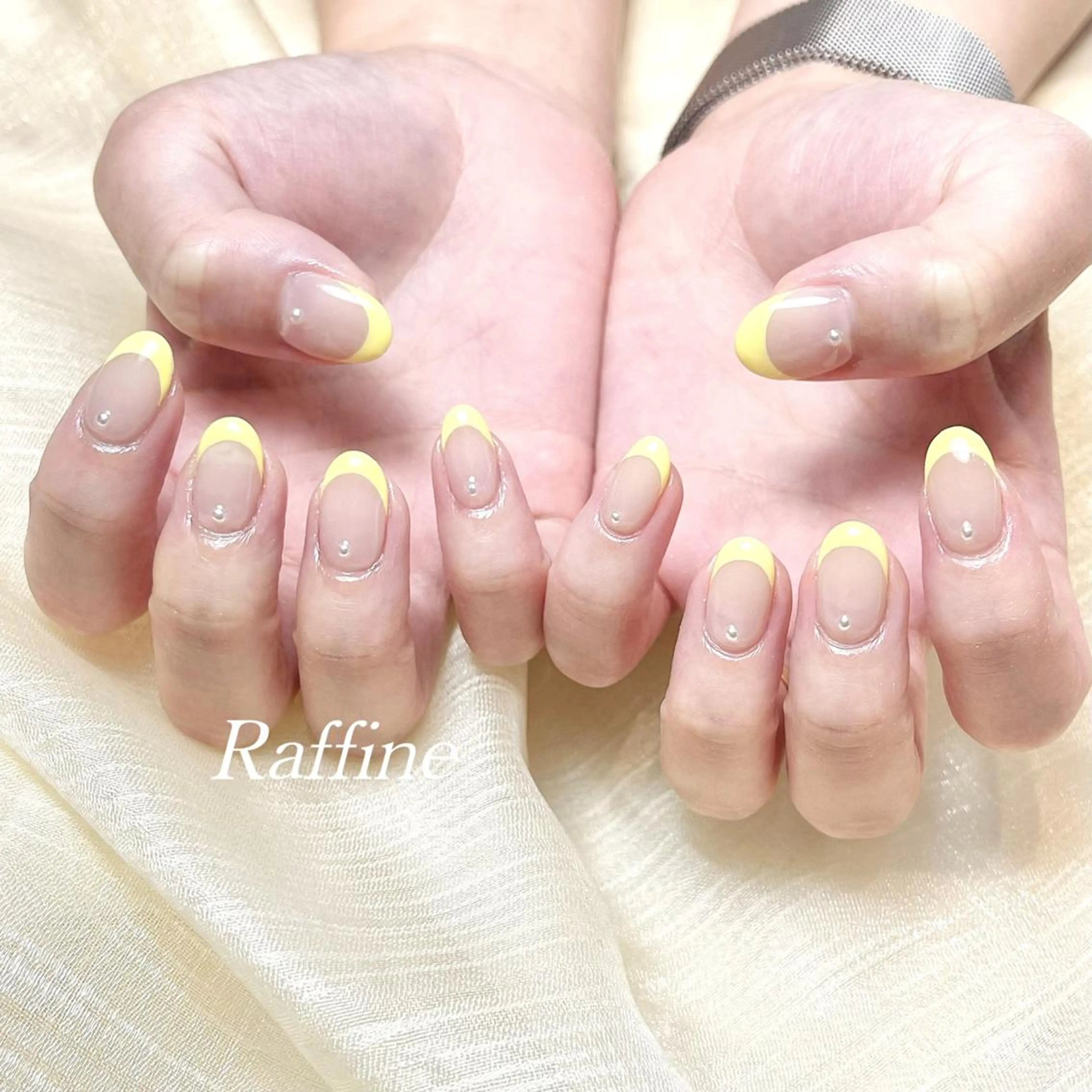 ネイル ハンドネイル RAFFINE 月🦋🩵のネイルデザイン