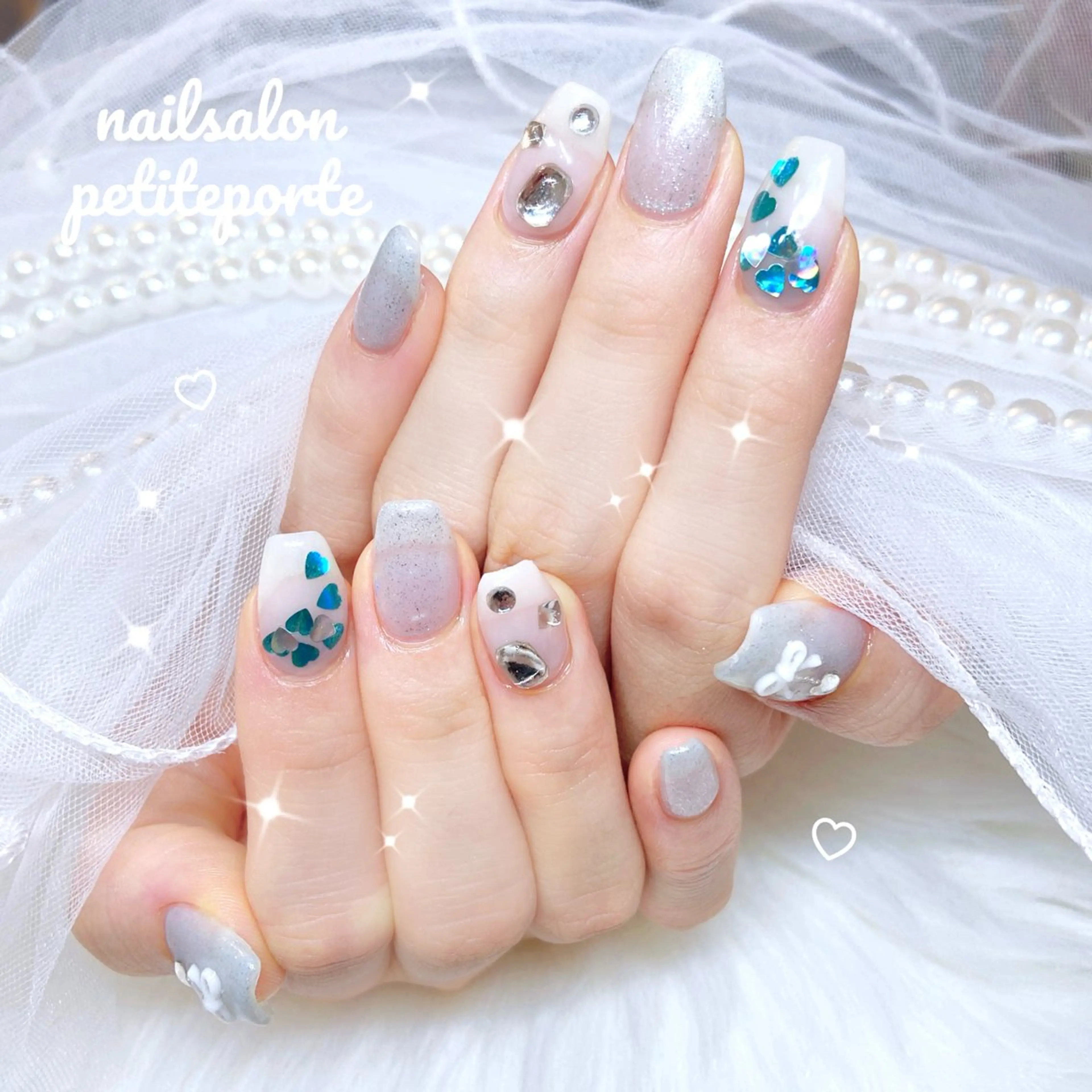 ネイル ブルー ハート キラキラネイル 韓国ネイル ラメ(グリッター) ハンドネイル nailsalon petite porte所属・petite porteのネイルデザイン