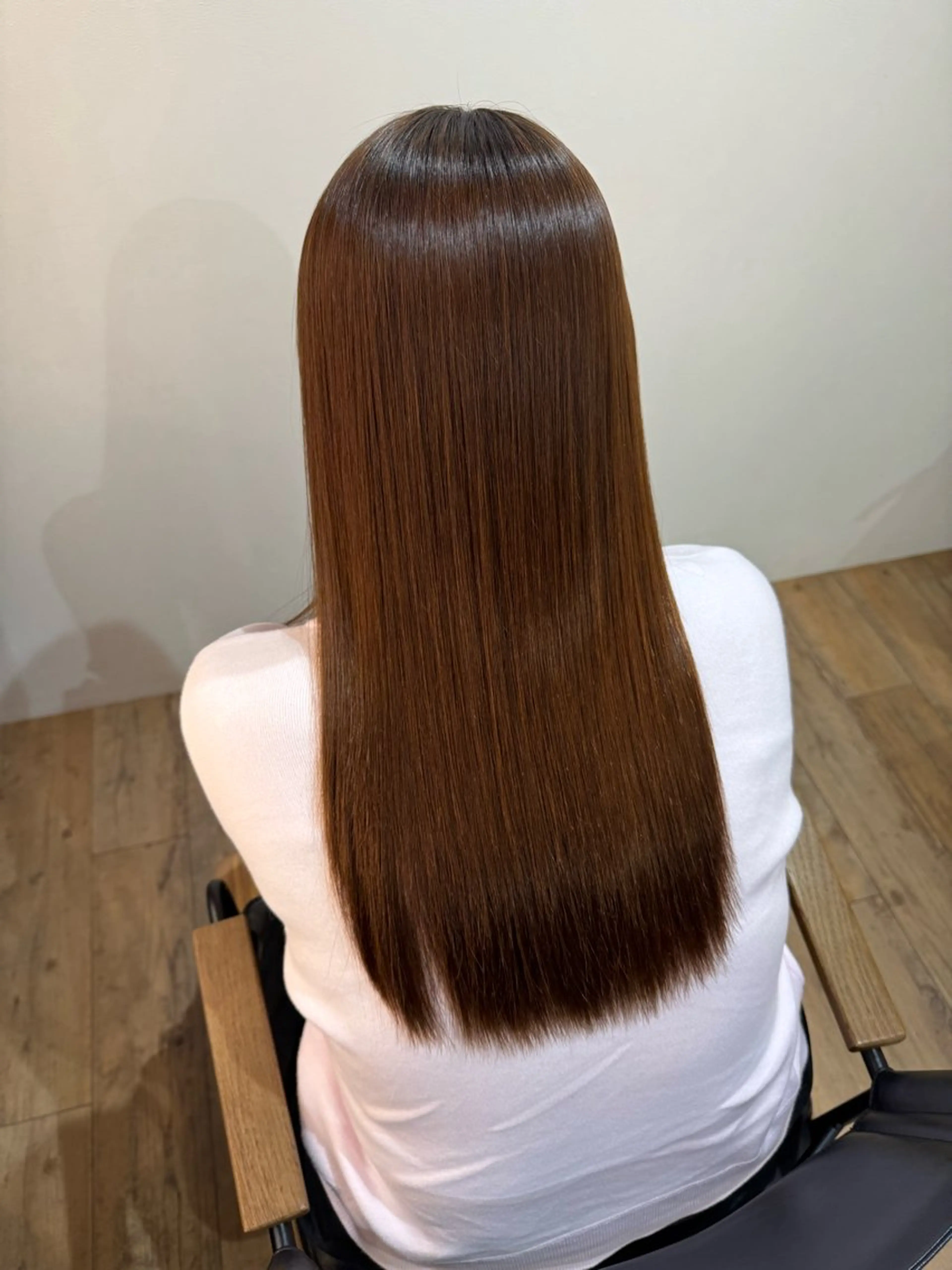 セミロング カット 縮毛矯正 トリートメント afloatkobe所属・美髪/髪質改善 川口凌弥のヘアスタイル