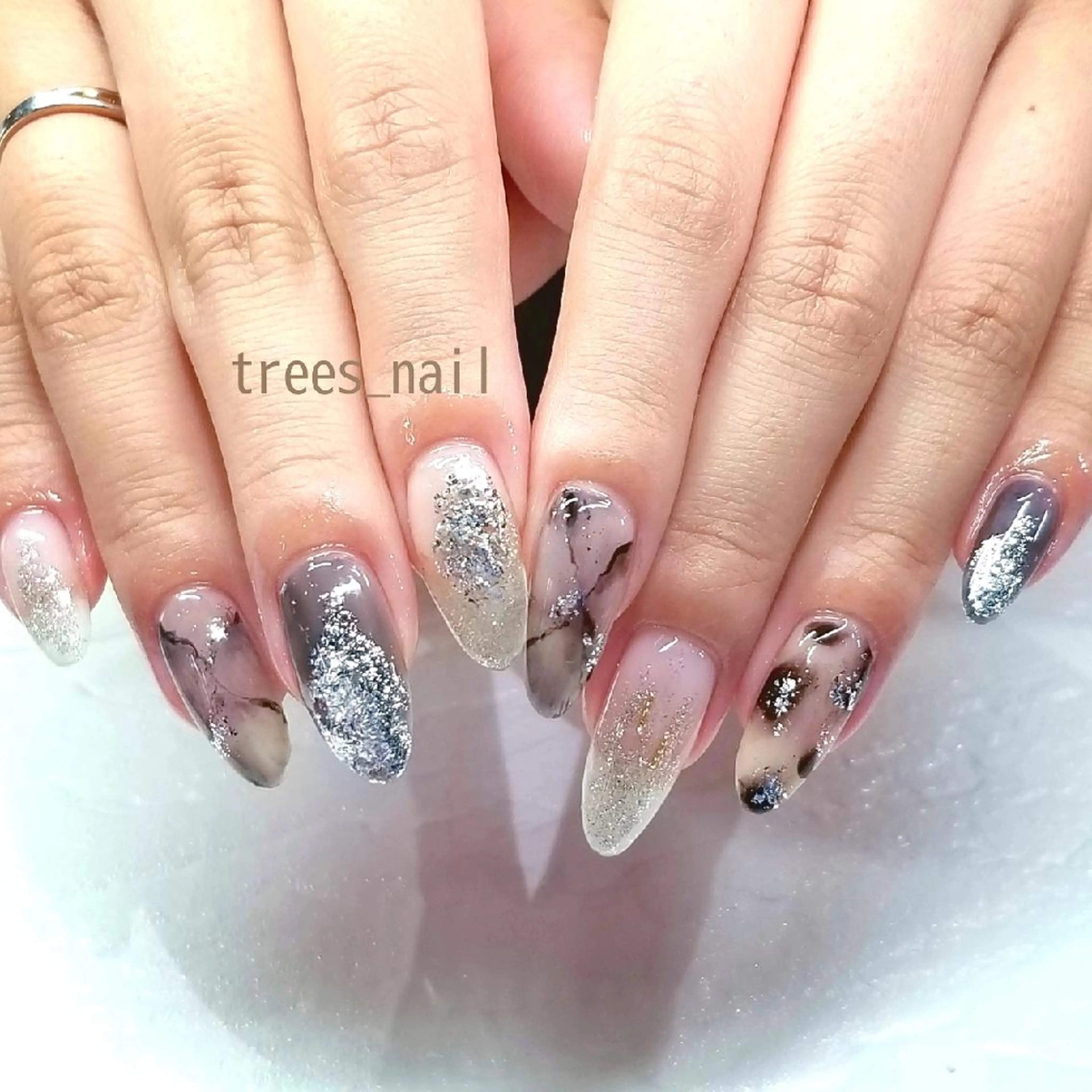 ネイル アートネイル べっ甲ネイル trees_ nailのネイルデザイン