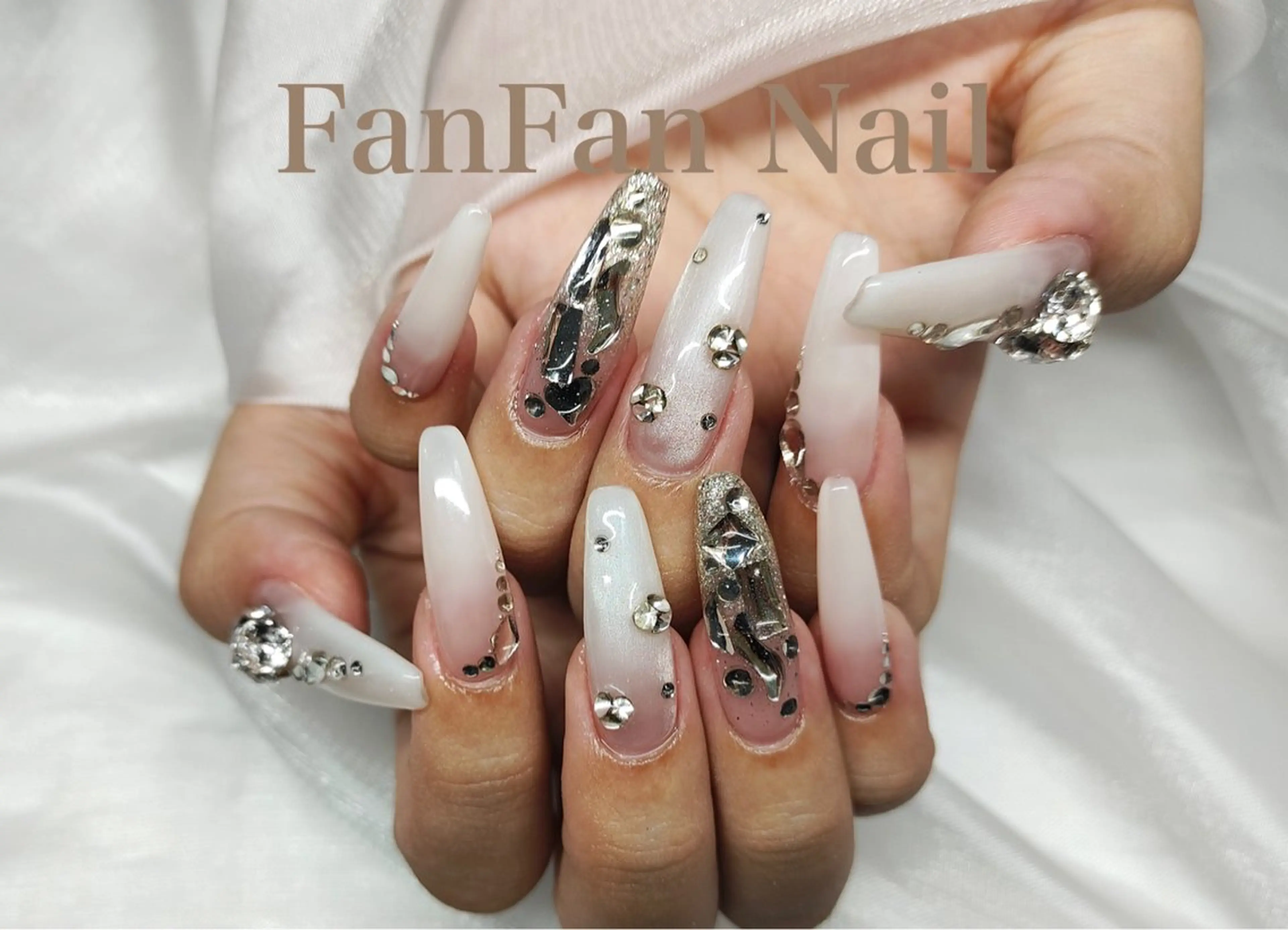 ネイル FanFan 長さ出し専門のネイルデザイン