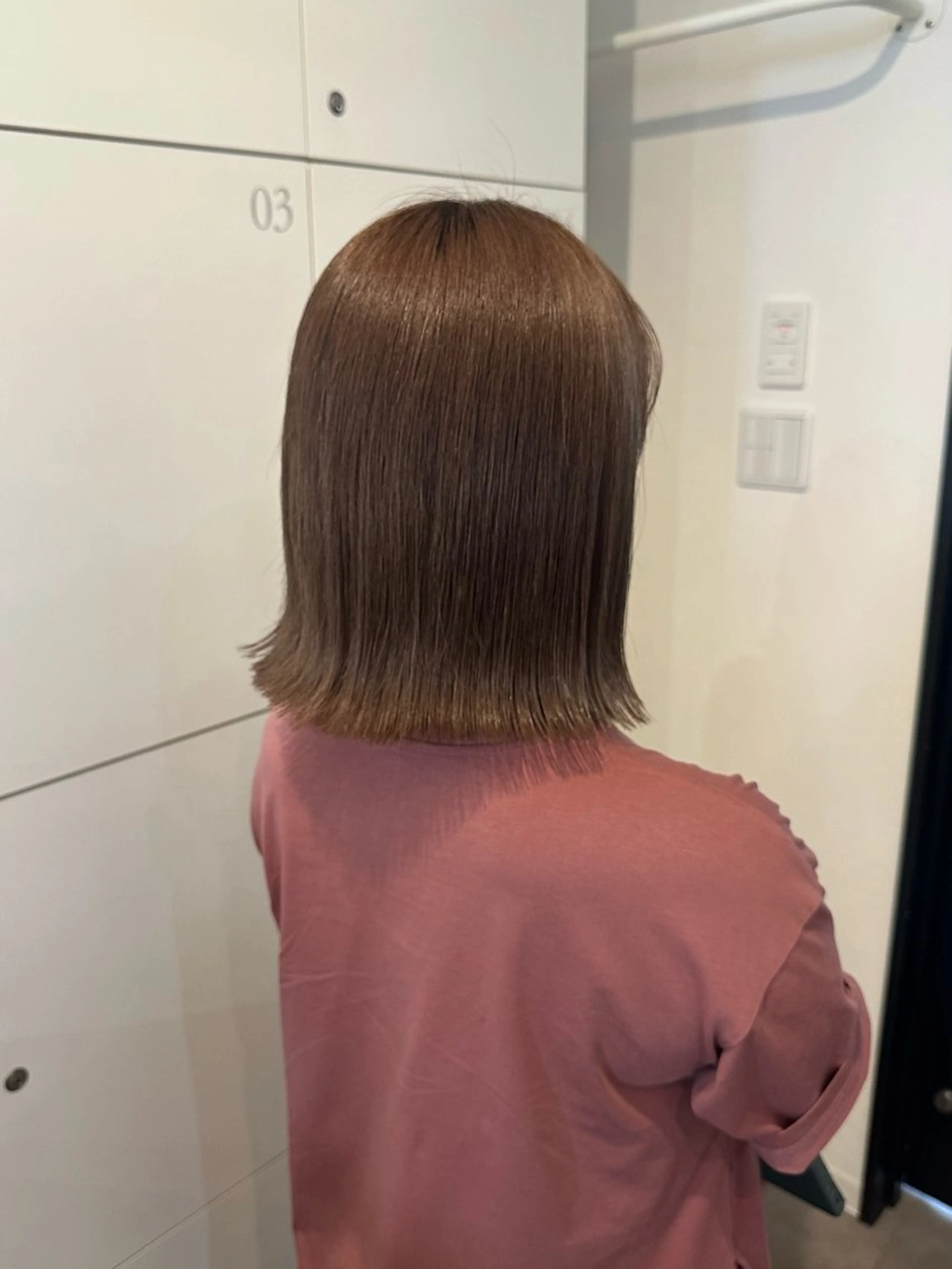 ミディアム カット ヘアカラー レイヤー/ハイトーン WAKANAのヘアスタイル