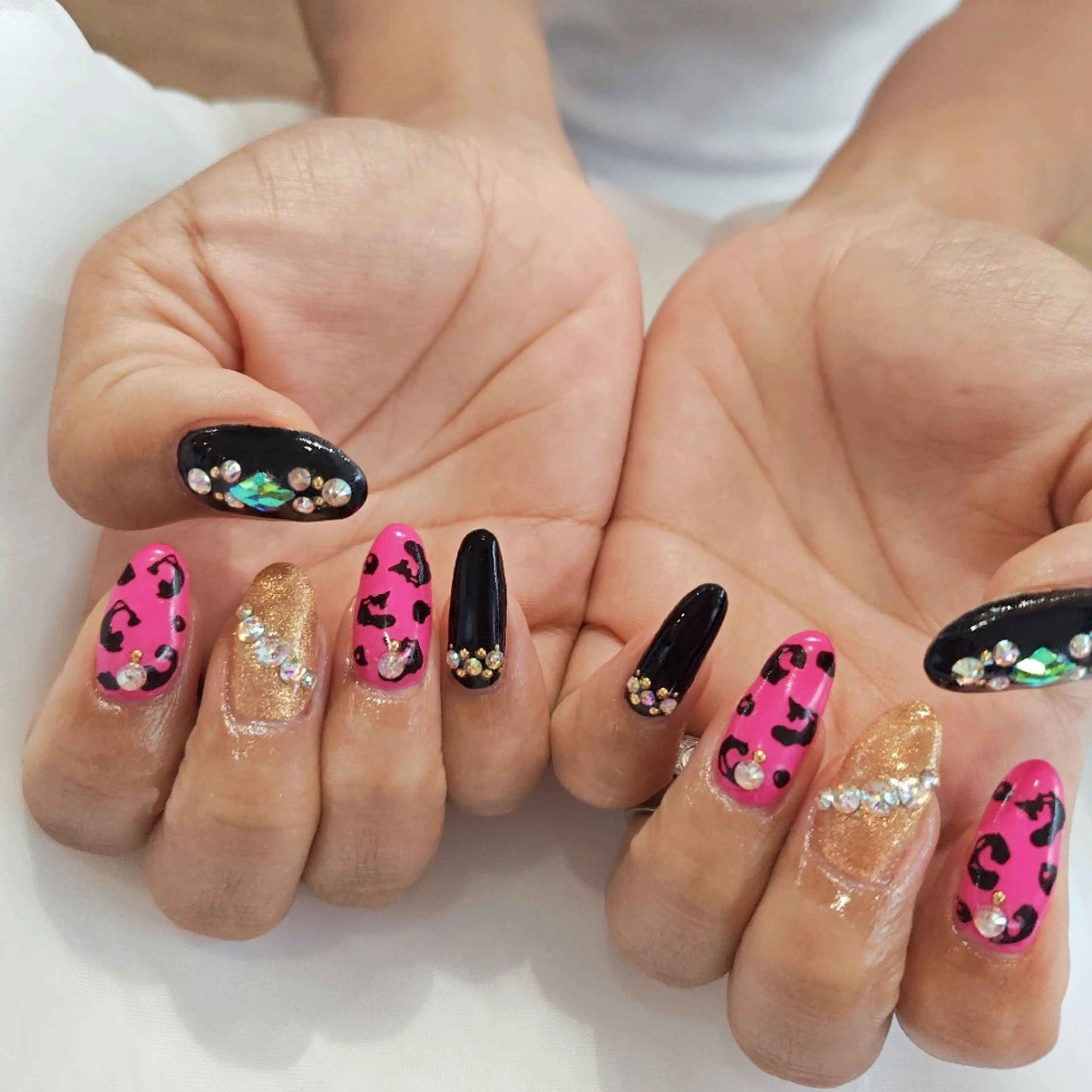 ネイル アニマル柄 ストーンネイル ハンドネイル felicita服部店所属・felicita fumi♡のネイルデザイン