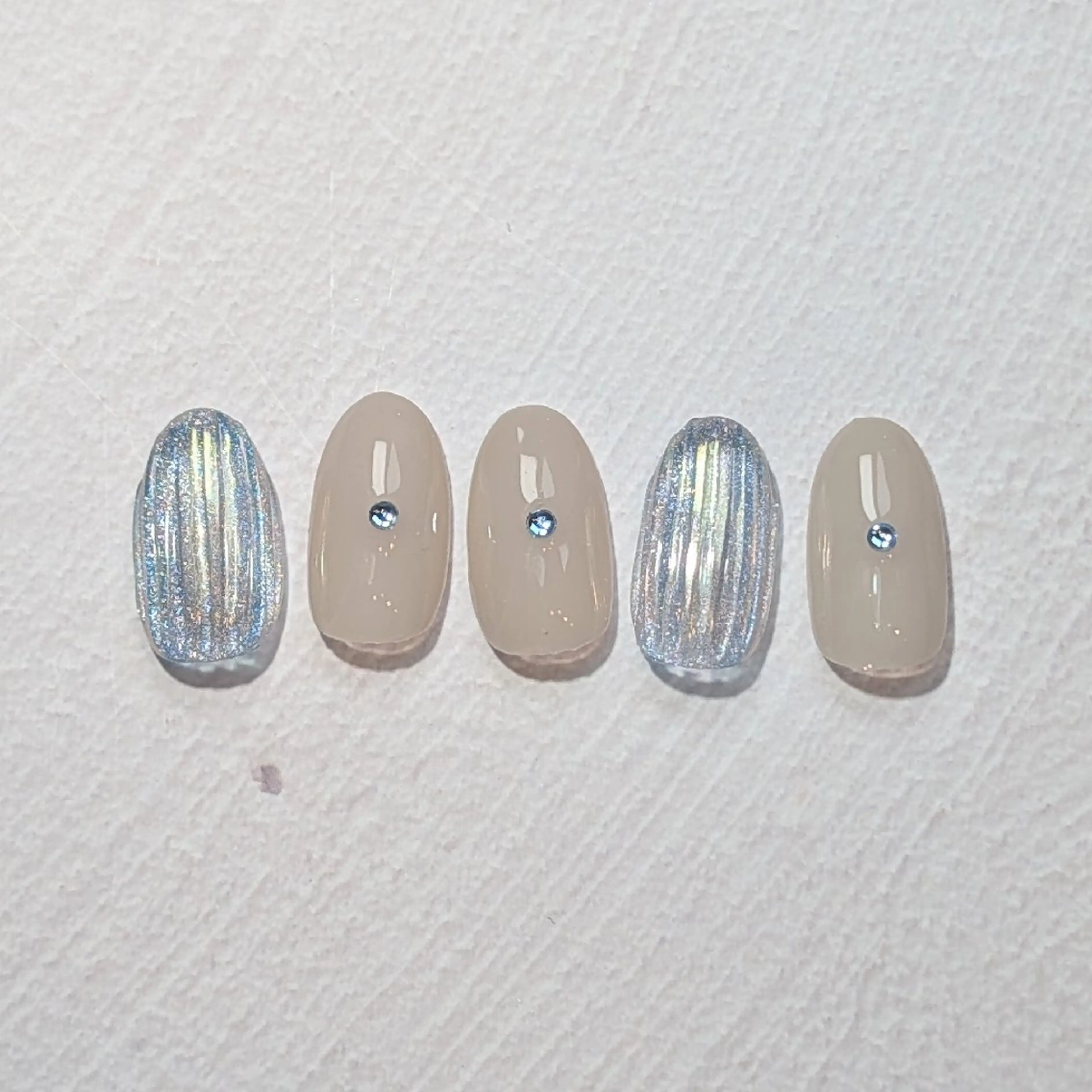 ネイル オーロラネイル 氷ネイル・うるうるネイル ニュアンスネイル シンプルネイル Nail salon Euphoria所属・Euphoria 【 suzuki 】のネイルデザイン