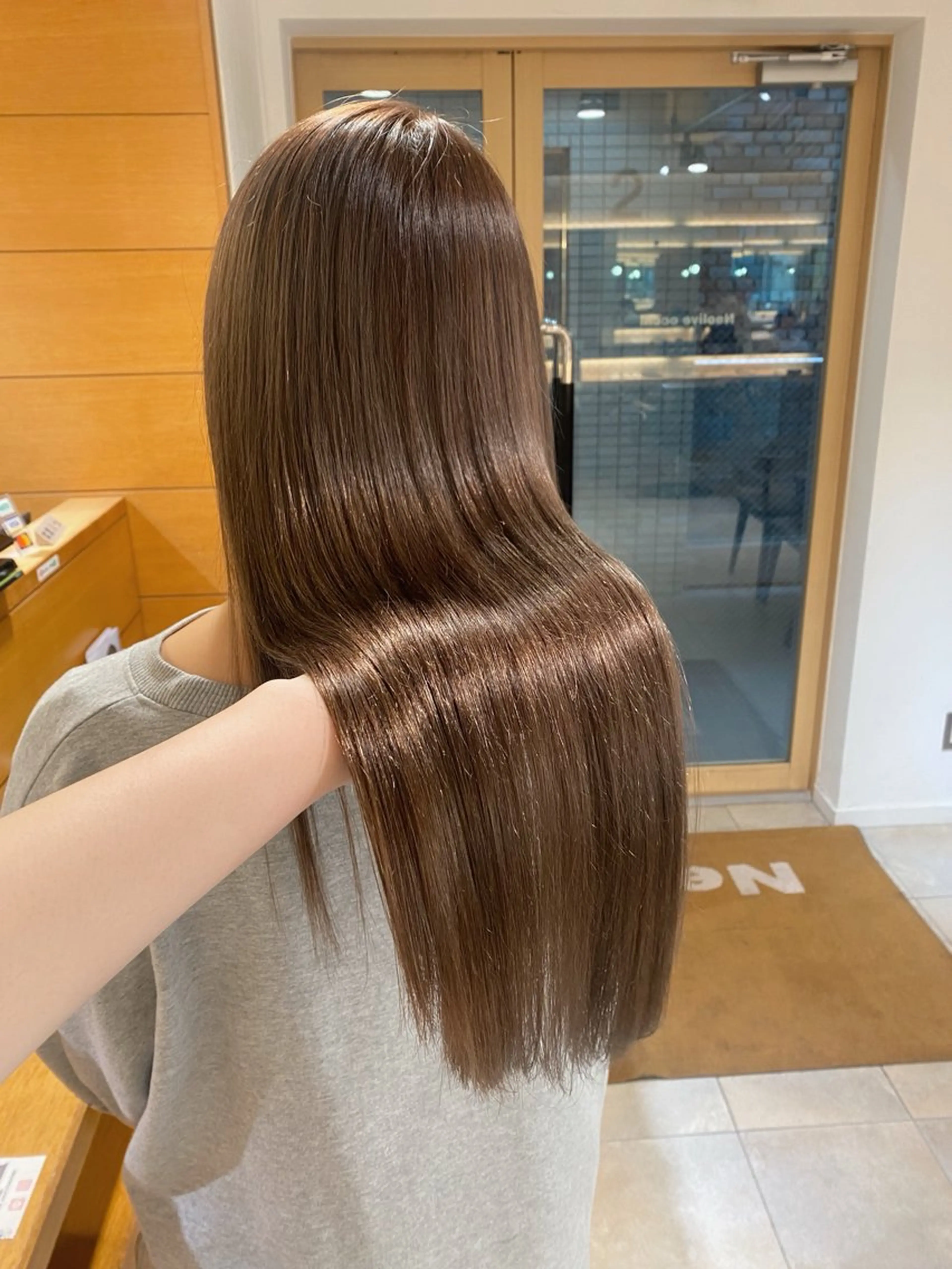 ロング ヘアカラー 谷川 あかりのヘアスタイル