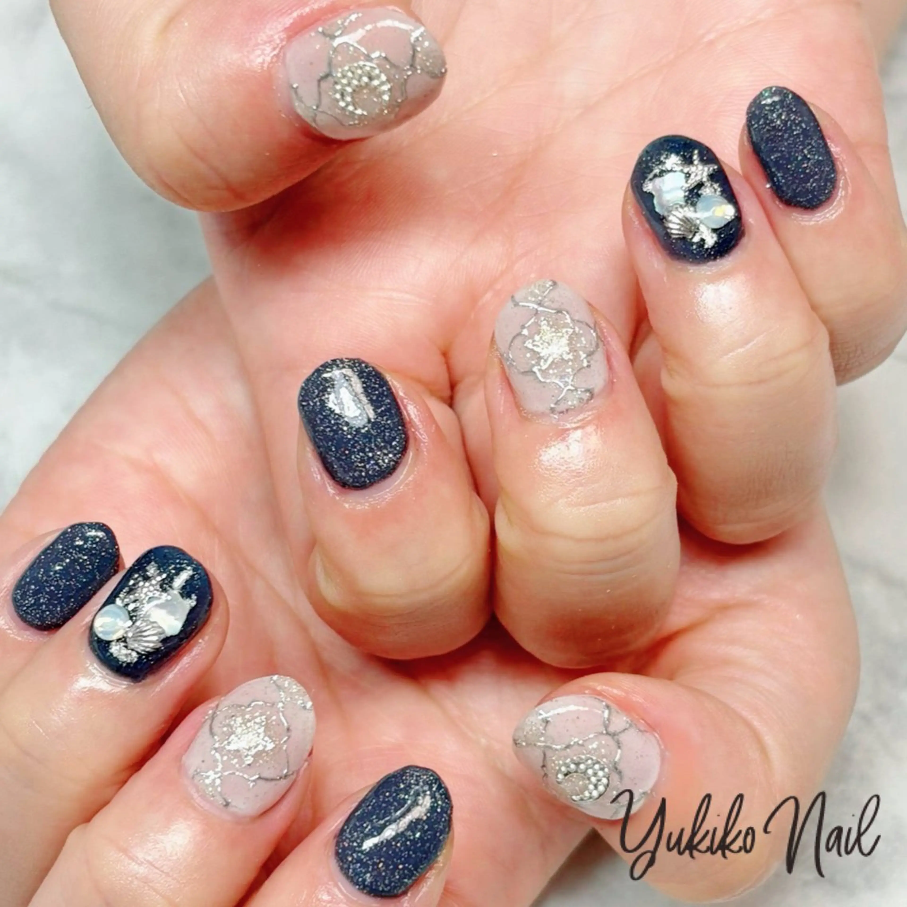 ネイル ネイビー シルバー 夏ネイル ユキコ ネイルのネイルデザイン