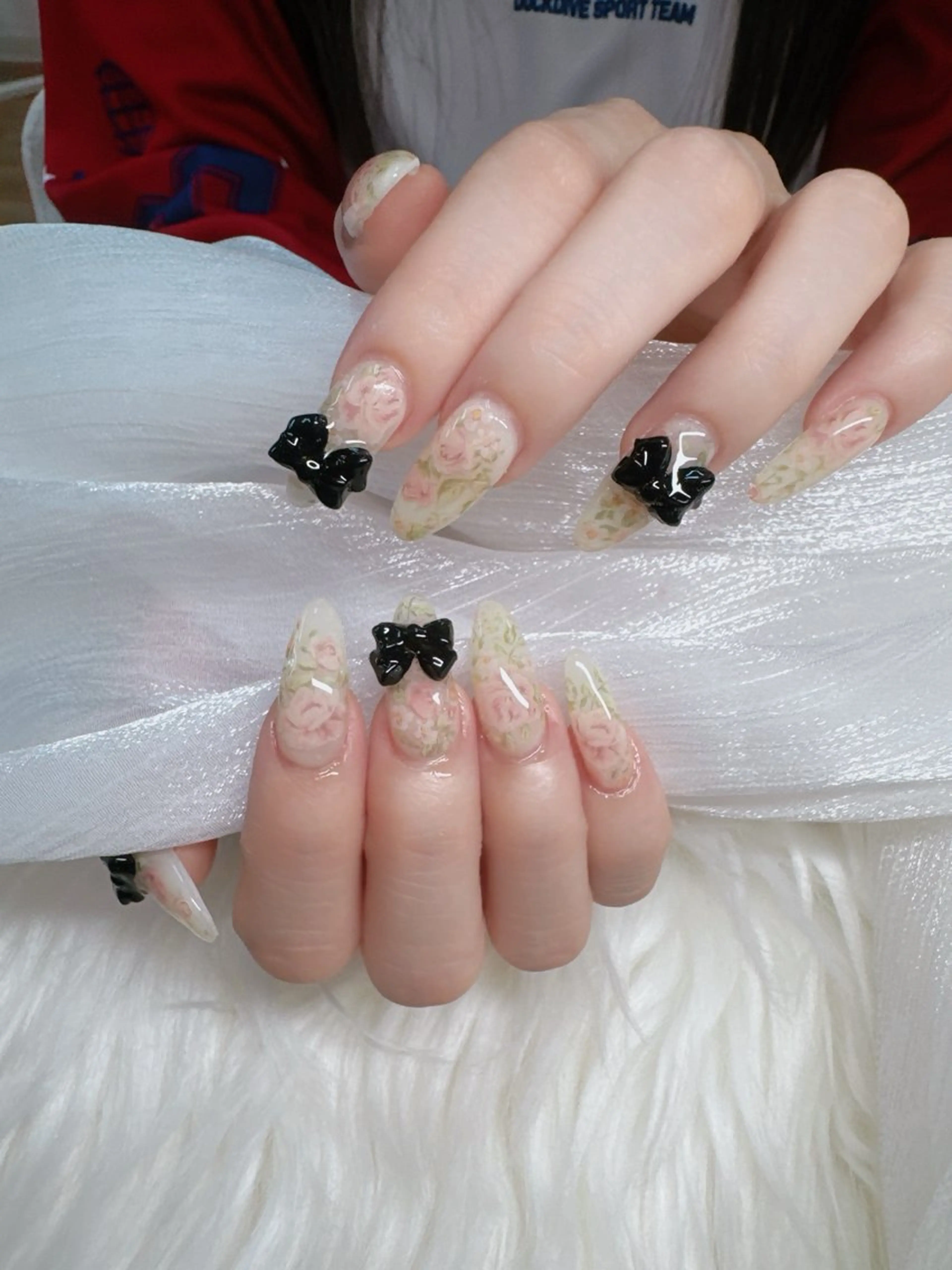 ネイル 桜ネイル フレンチネイル グラデーション 韓国ネイル マグネットネイル ハンドネイル ハンドケア Hara Nail 【パラジェル使用】のネイルデザイン