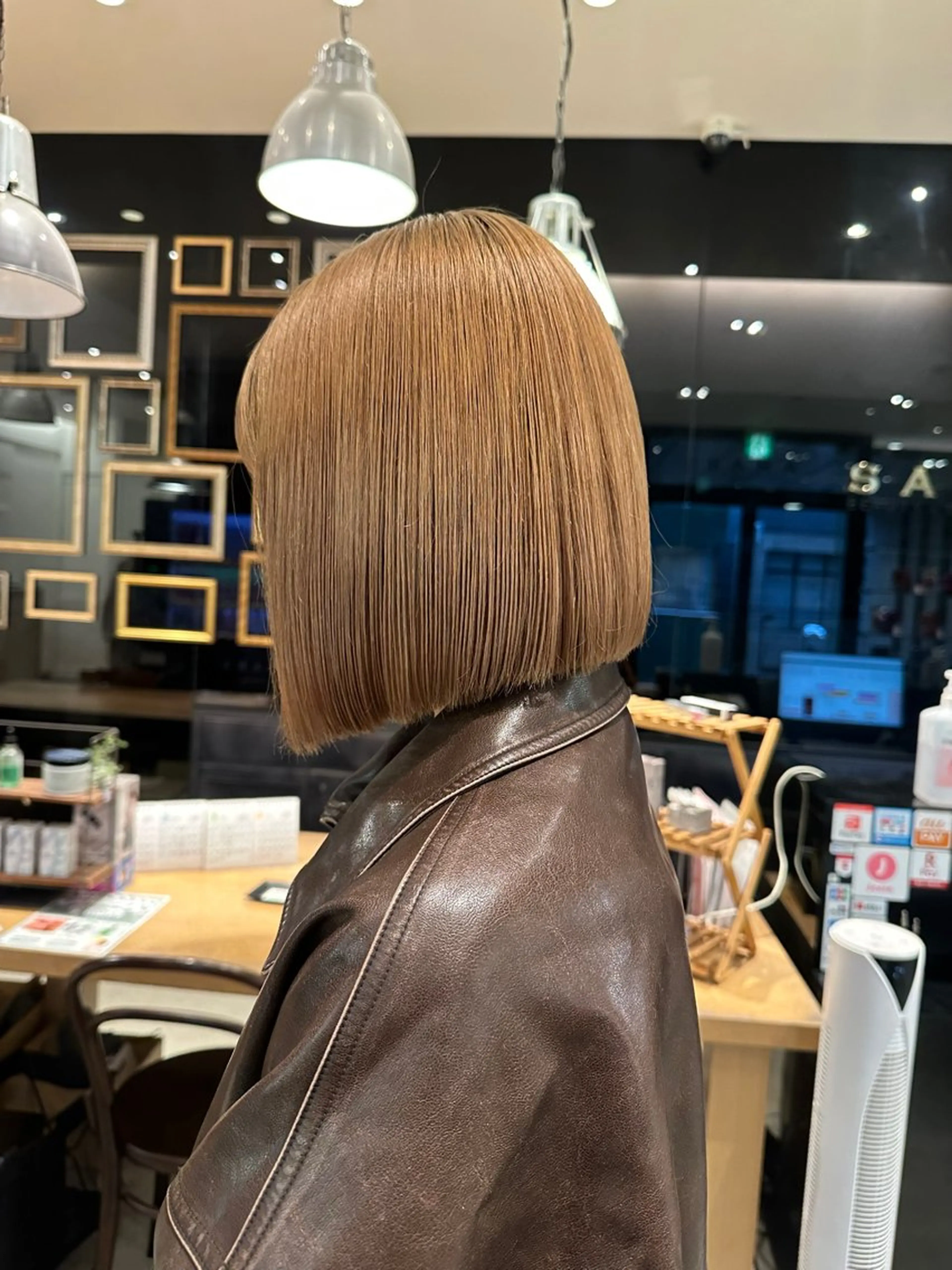 ミディアム カット 美 海のヘアスタイル