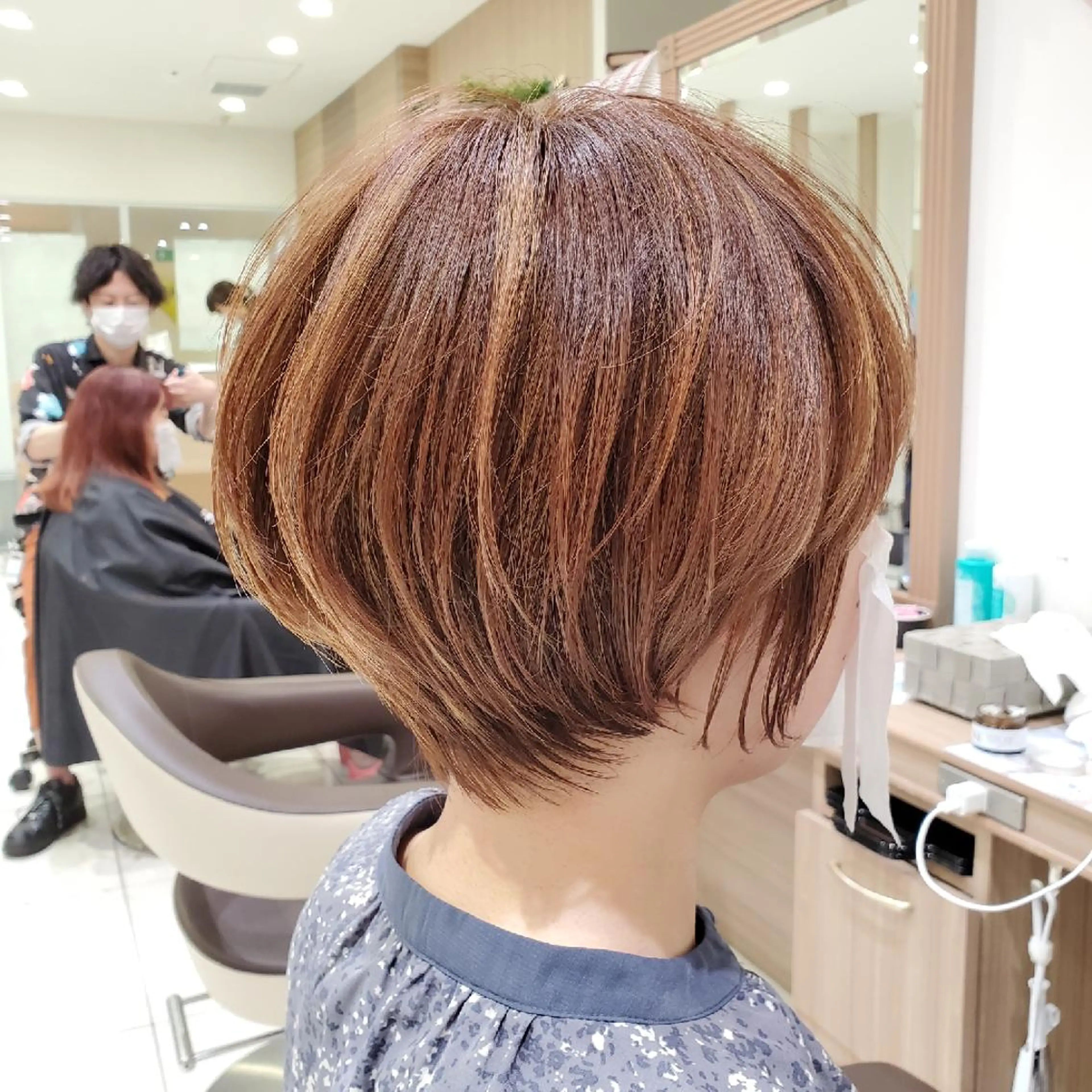 ショート カラー ベージュカラー ハイライトカラー イルミナカラー オレンジ オレンジベージュ 中村 和貴のヘアスタイル